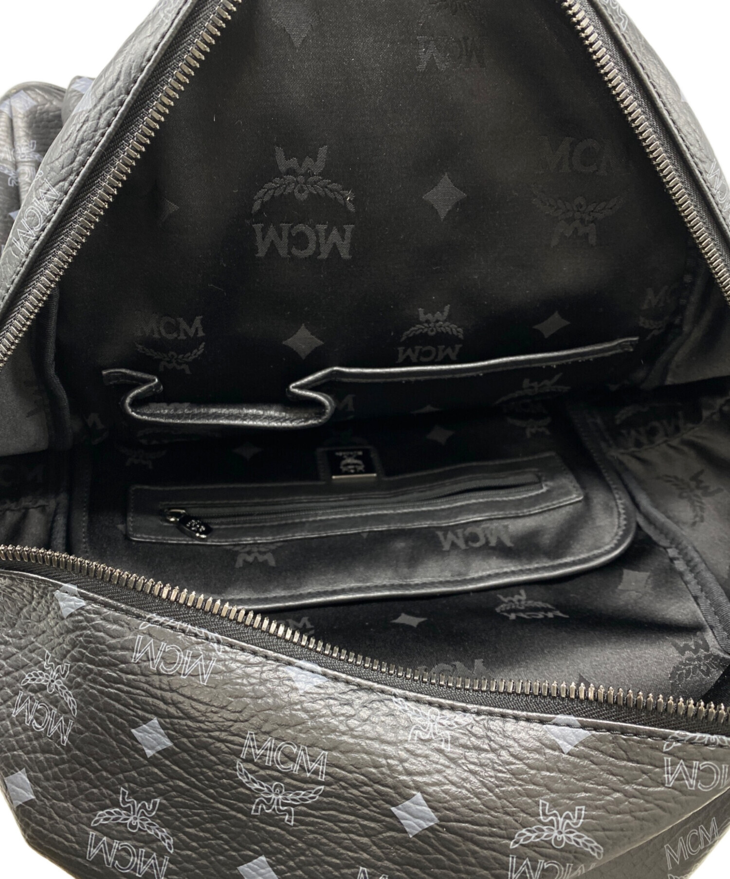 中古・古着通販】MCM (エムシーエム) ヴィセトスタッズリュック