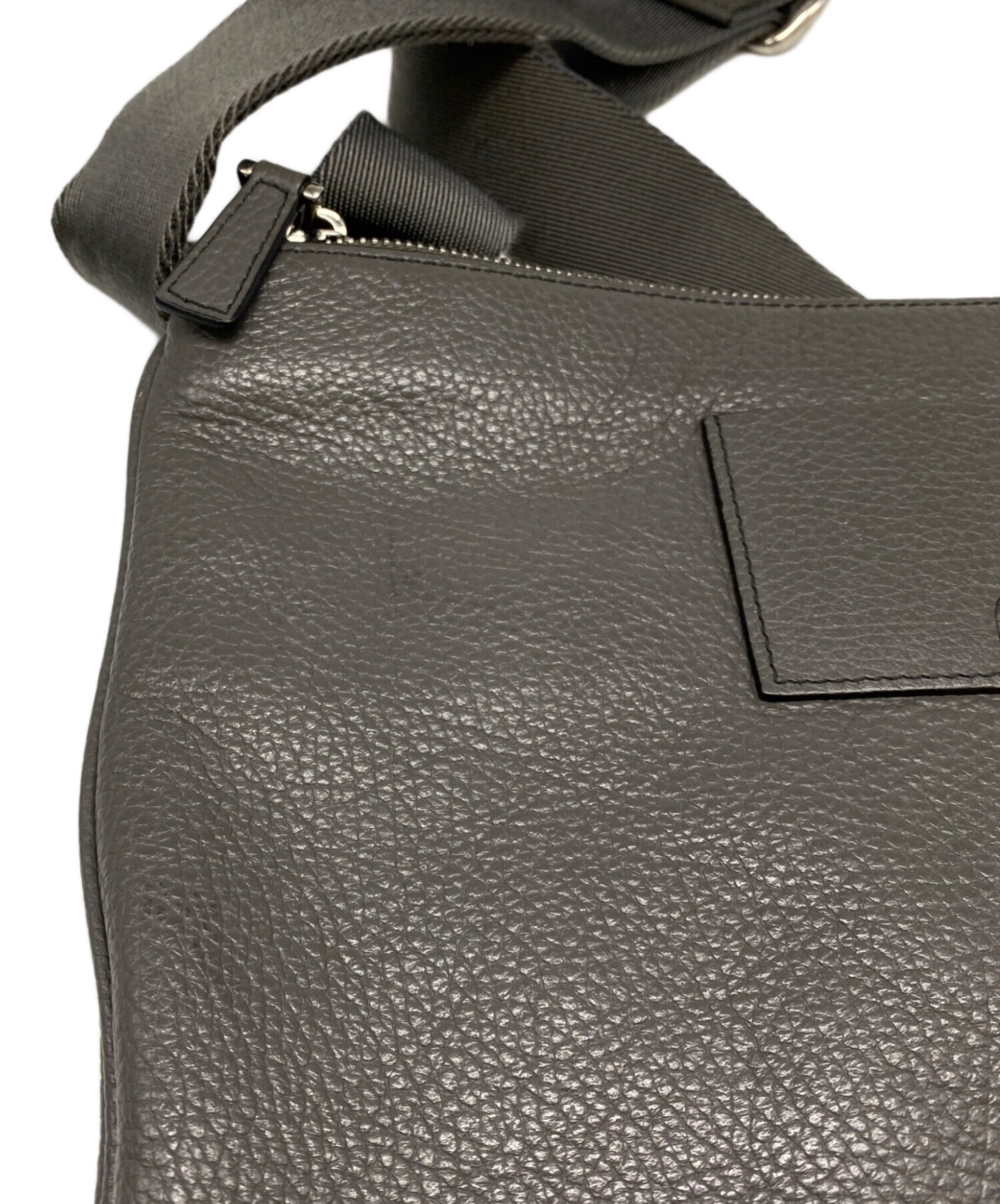 BALLY ボディバッグ グレー 中古・古着通販】BALLY (バリー) レザーショルダーバッグ グレー
