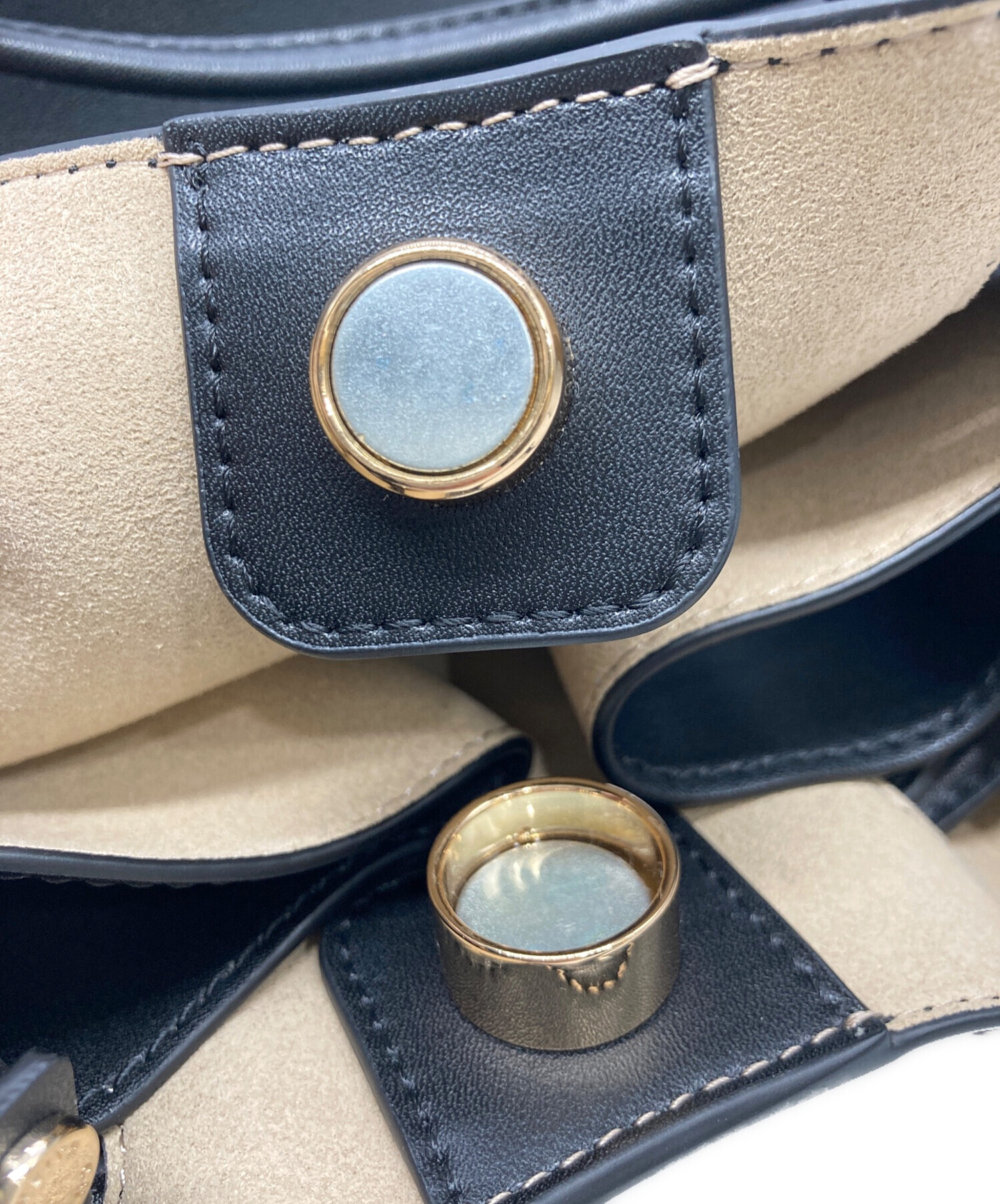 中古・古着通販】CHARLES & KEITH (チャールズ＆キース) キューブ 
