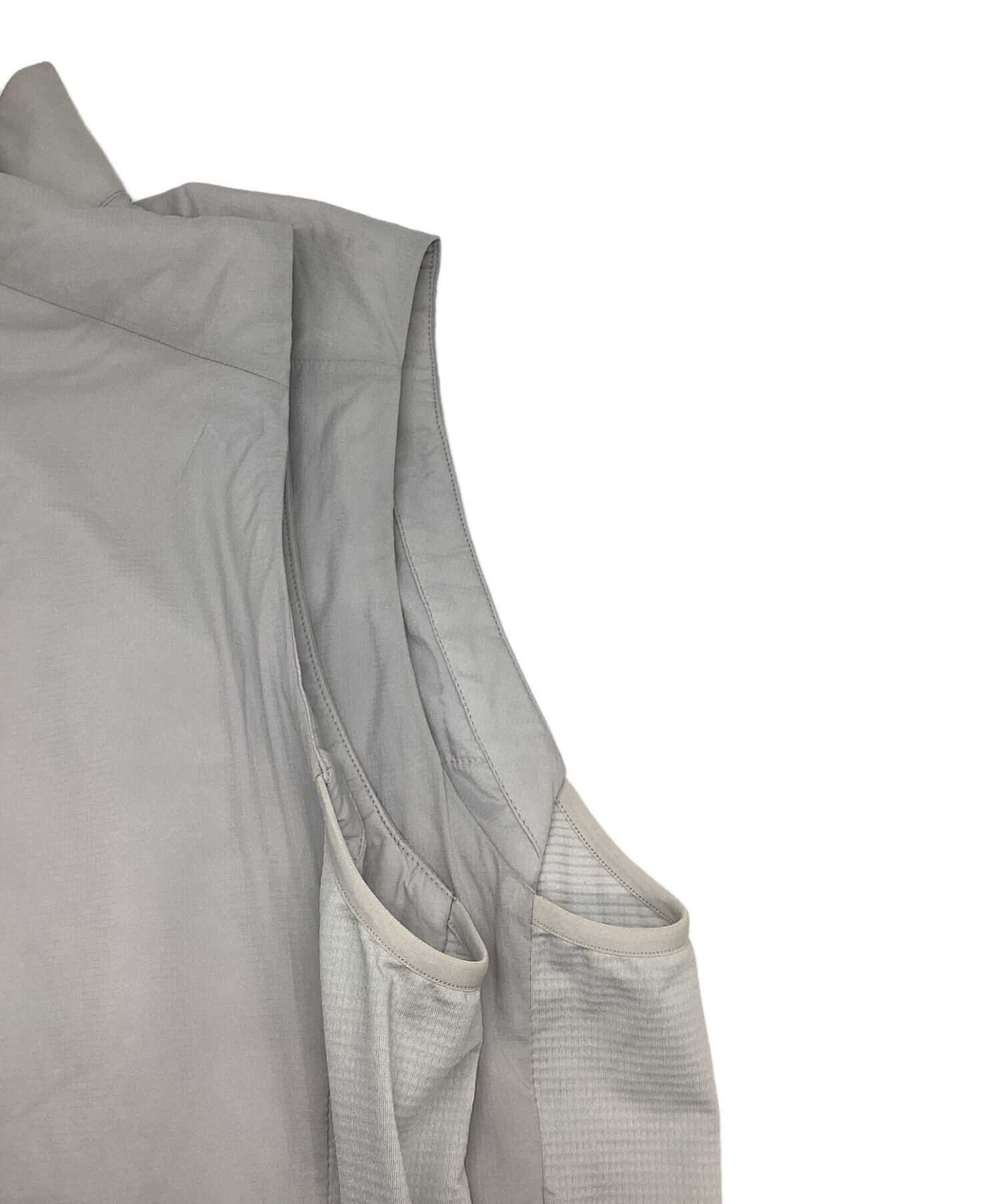 ARC'TERYX ライトグレー ノースリーブベスト L/G 中古・古着通販】ARC'TERYX (アークテリクス) アトム SL ベスト グレー