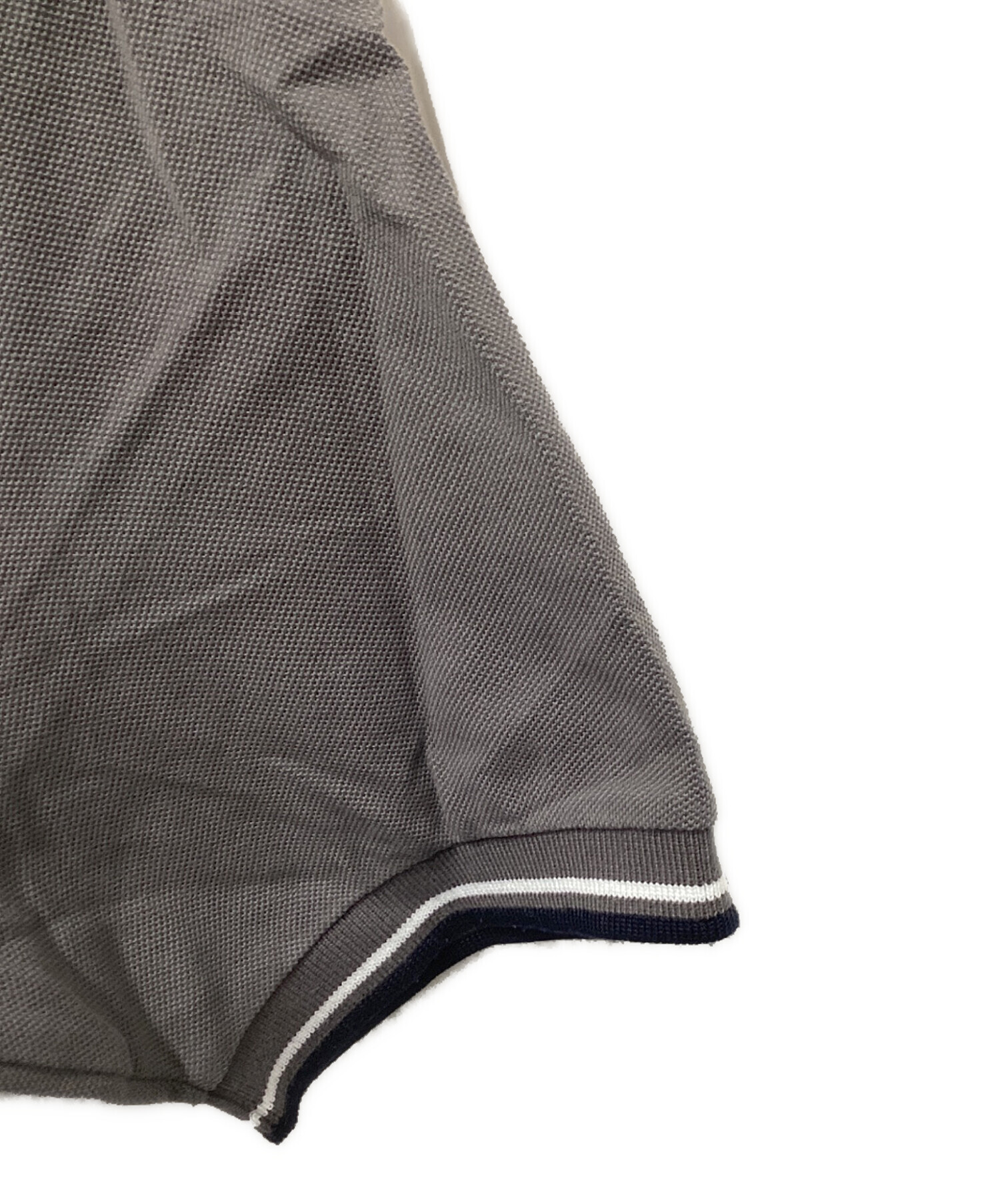 中古・古着通販】PRADA (プラダ) ラバーロゴポロシャツ グレー サイズ