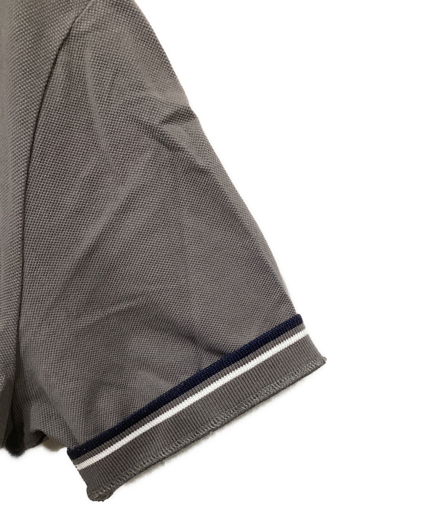 中古・古着通販】PRADA (プラダ) ラバーロゴポロシャツ グレー サイズ