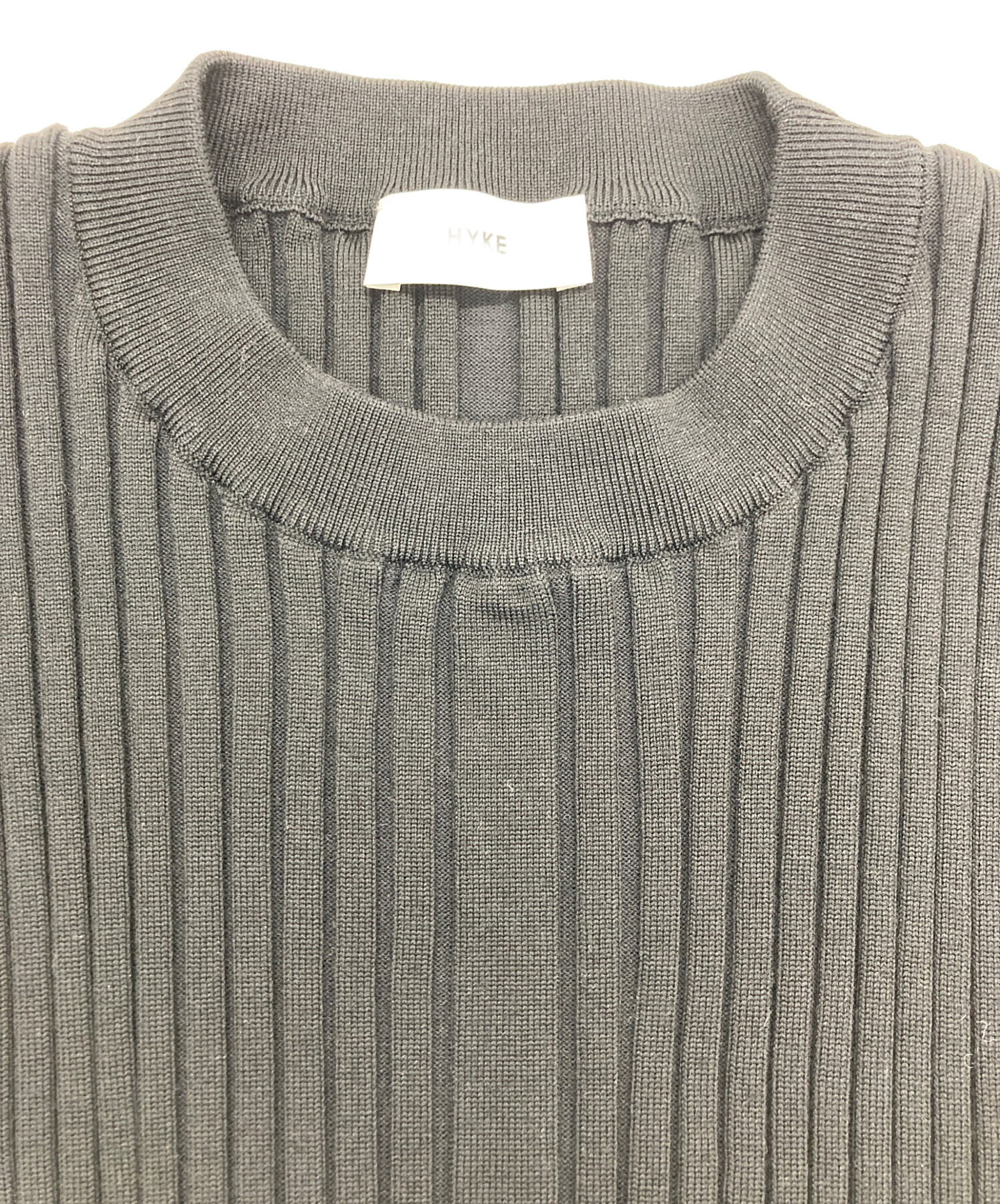 中古・古着通販】HYKE (ハイク) ワイドリブクロップドベスト ブラック