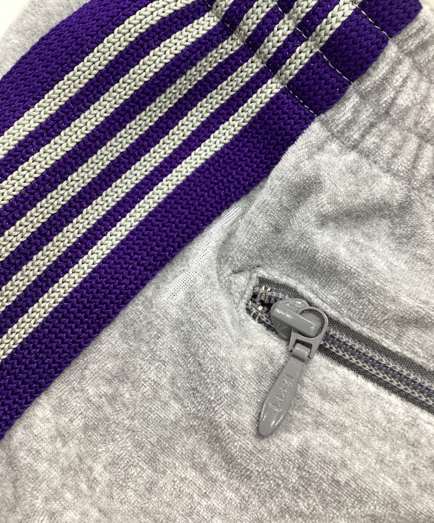 Needles トラックパンツ XS グレー パープル 中古・古着通販】Needles (ニードルズ) ナロートラックパンツ グレー