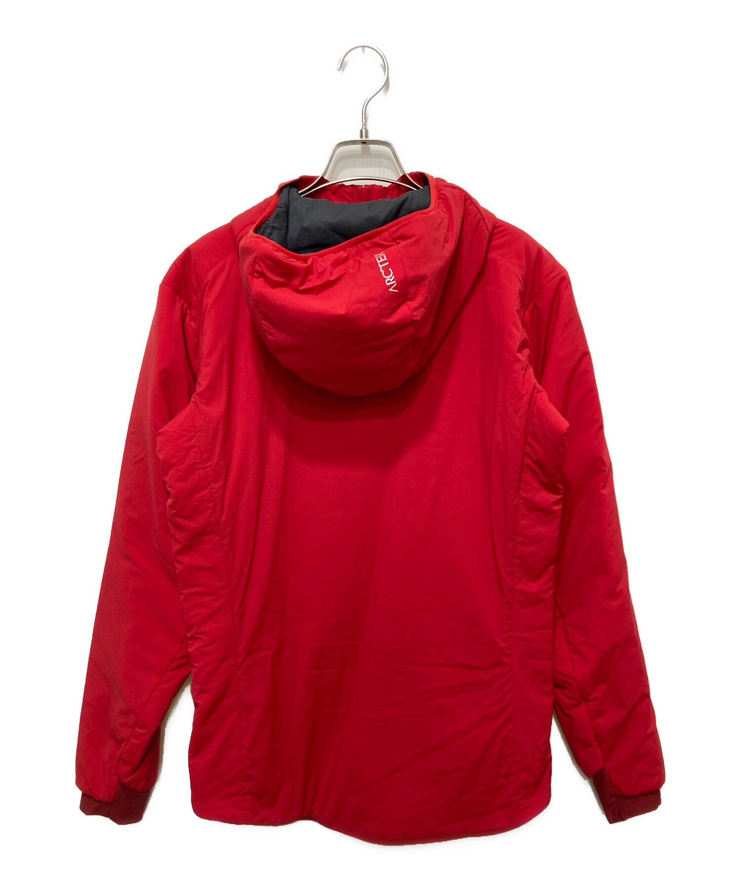 ARC'TERYX フード付きナイロンジャケット 赤 中古・古着通販】ARC'TERYX (アークテリクス) プロトンフーディー