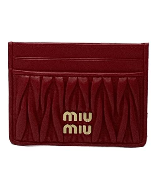 【極美品】miu miu ケース マテラッセ ラウンド レザー 赤 中古・古着通販】MIU MIU (ミュウミュウ) マテラッセレザーカード