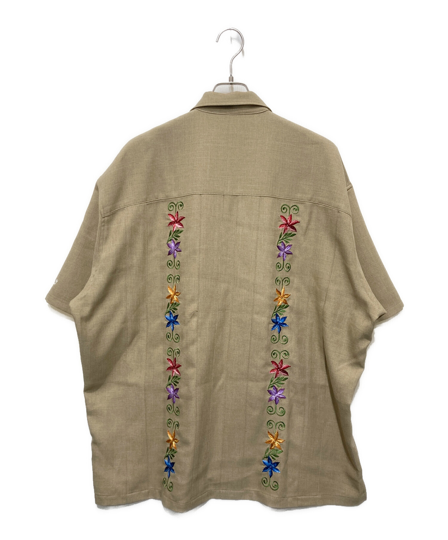 【新品】F.A.T. フラワー刺繍シャツ JUMBO 中古・古着通販】FAT (エフエーティー) フラワー刺繍シャツ ベージュ