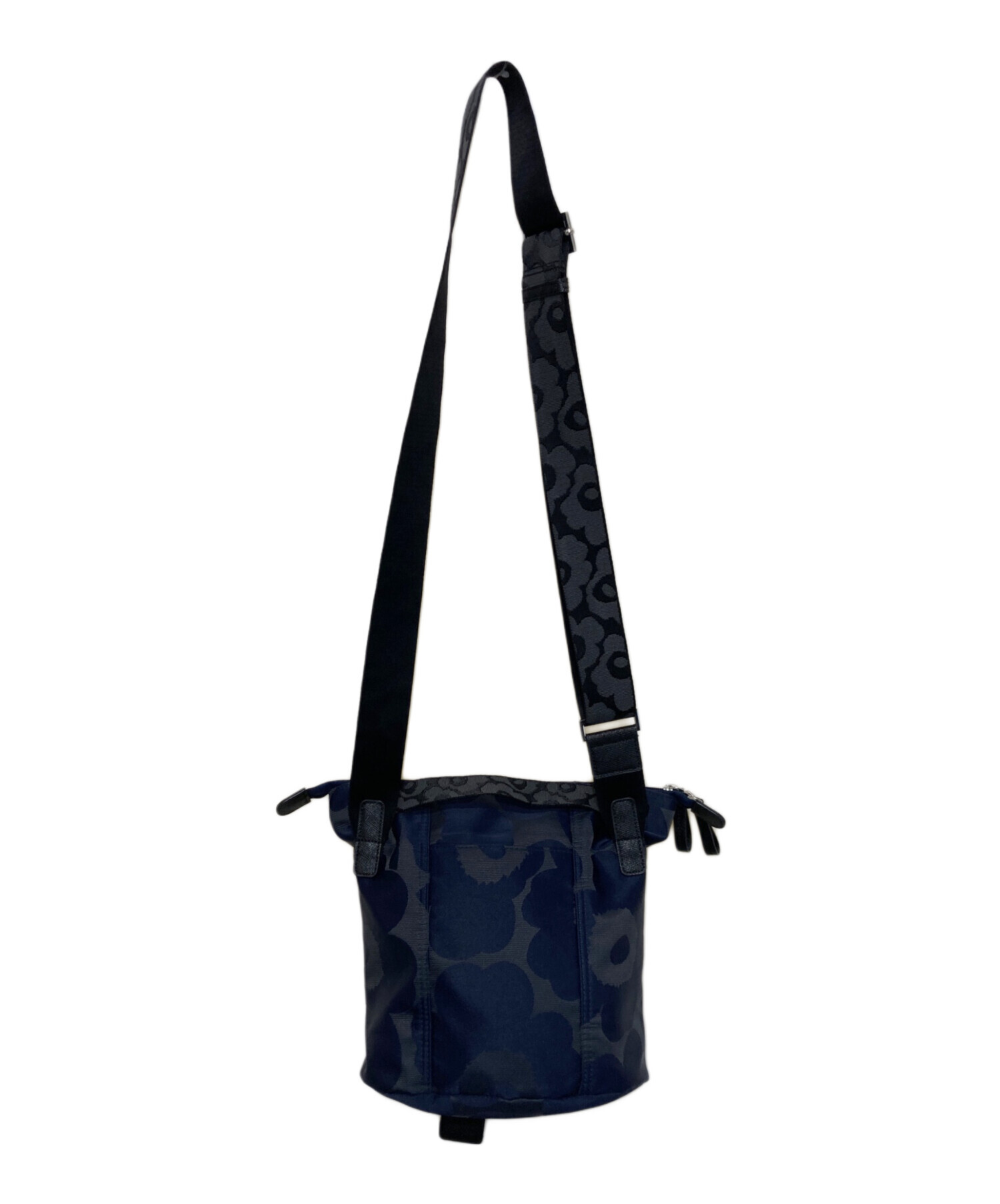 marimekko マリメッコ ショルダーバッグ  紺 【古着】【中古】【送料無料】 中古・古着通販】marimekko (マリメッコ) Carry All Unikko ショルダー