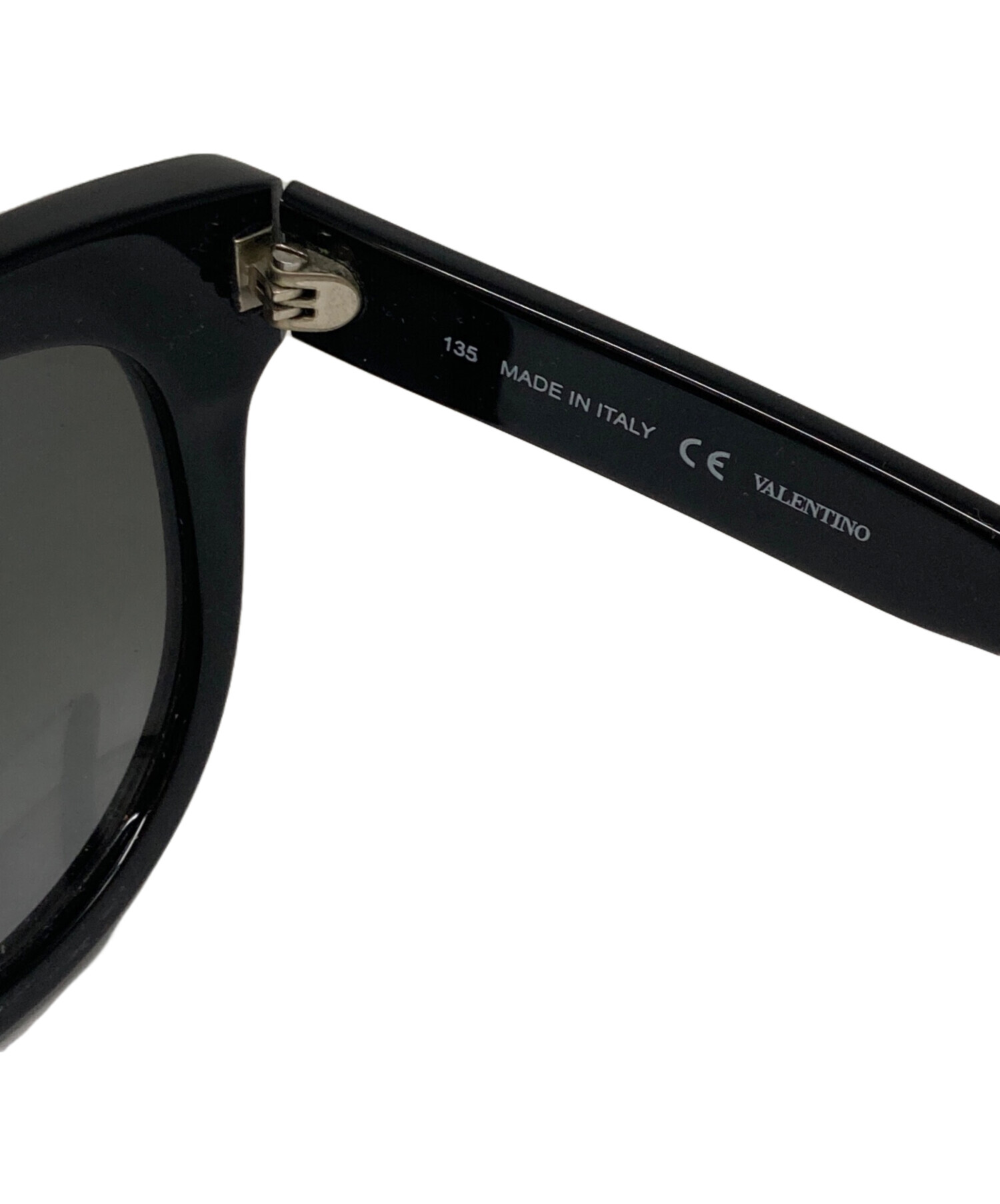 ヴァレンチノ Valentino サングラス 衣料品 プラスチック レディース ブラック系 【中古】 VALENTINO - ヴァレンチノ Valentino サングラス 衣料品 プラスチック