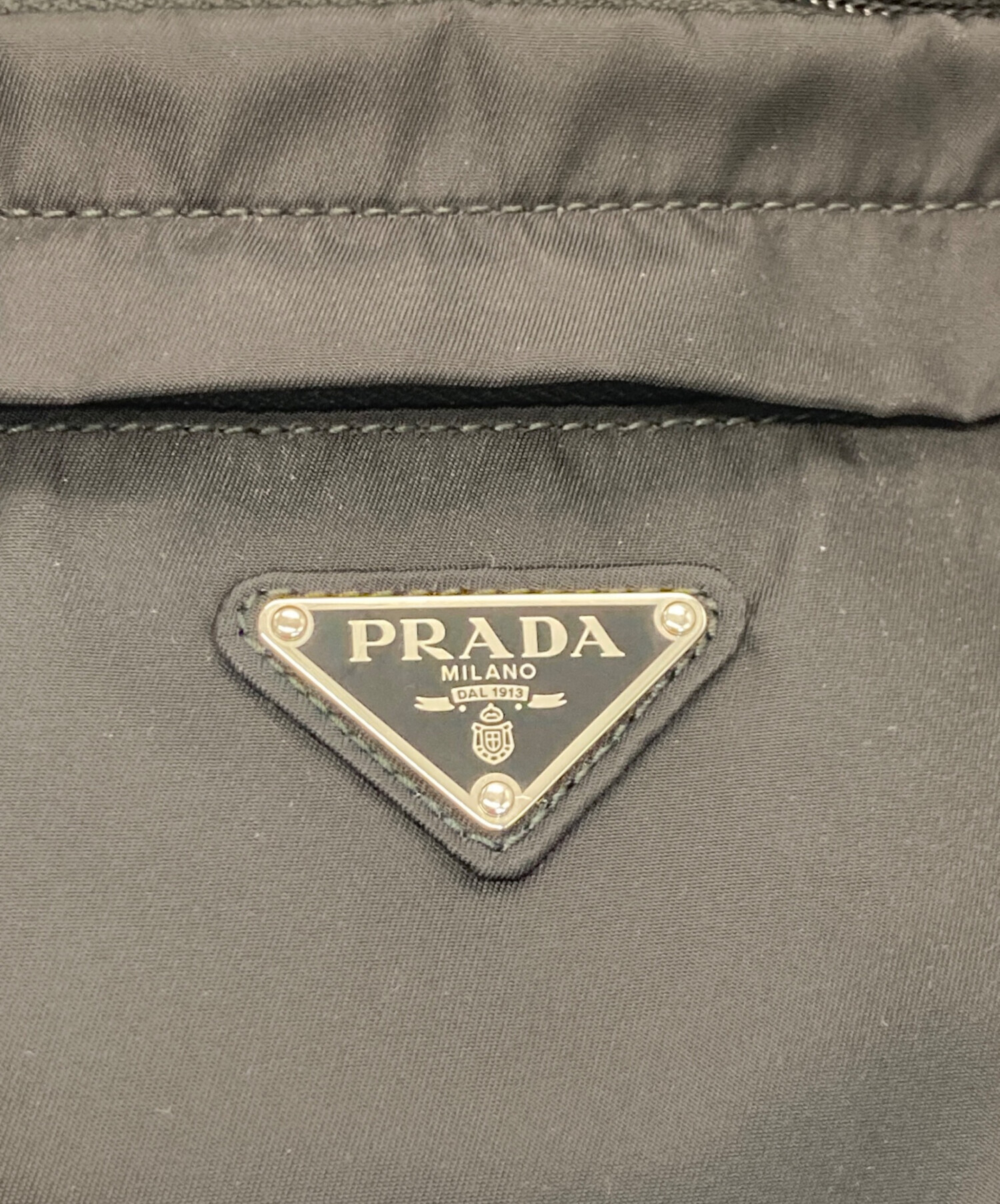 中古・古着通販】PRADA (プラダ) 三角ロゴプレート ボディバッグ