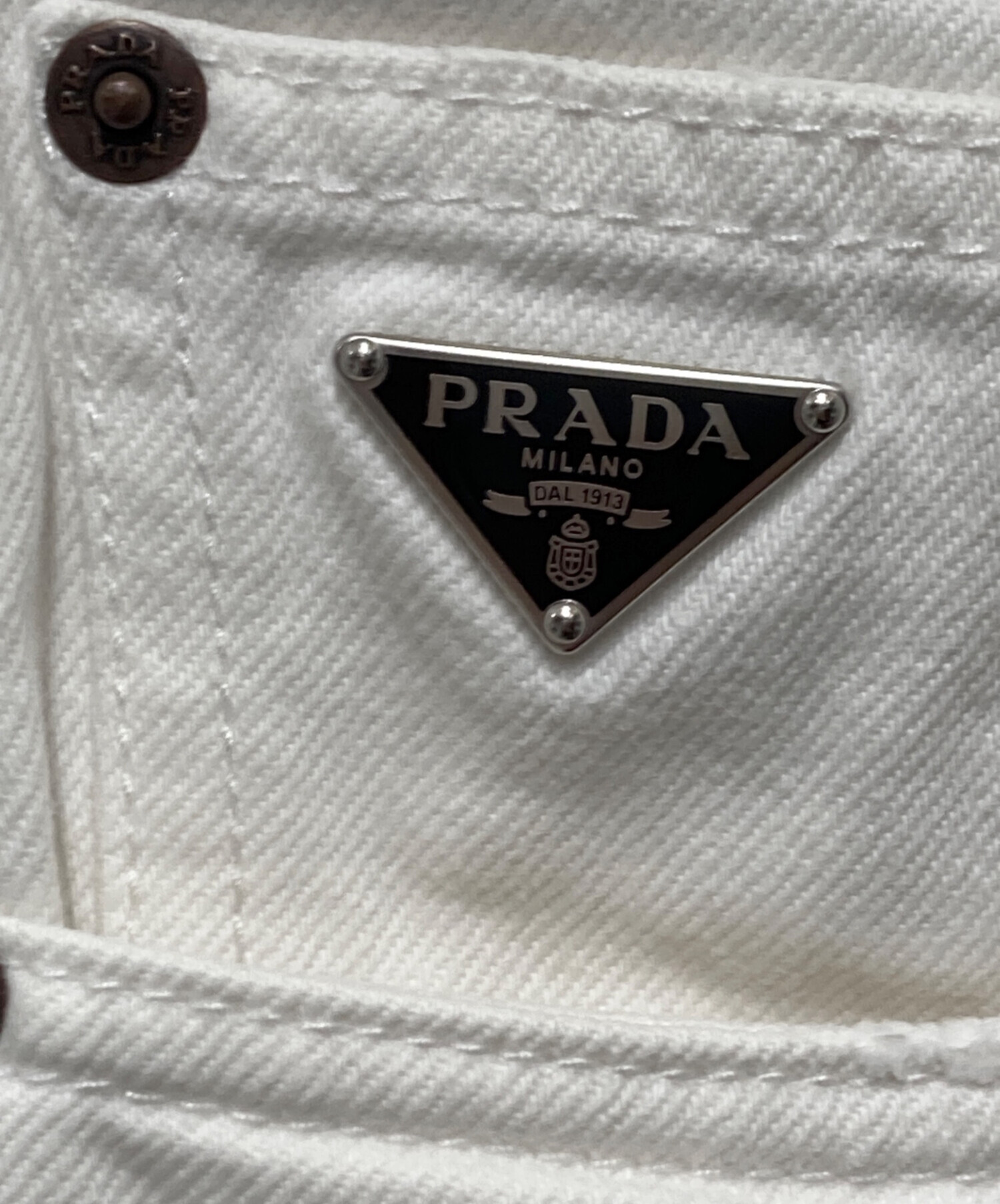 中古・古着通販】PRADA (プラダ) 三角ロゴプレート付きデニムパンツ