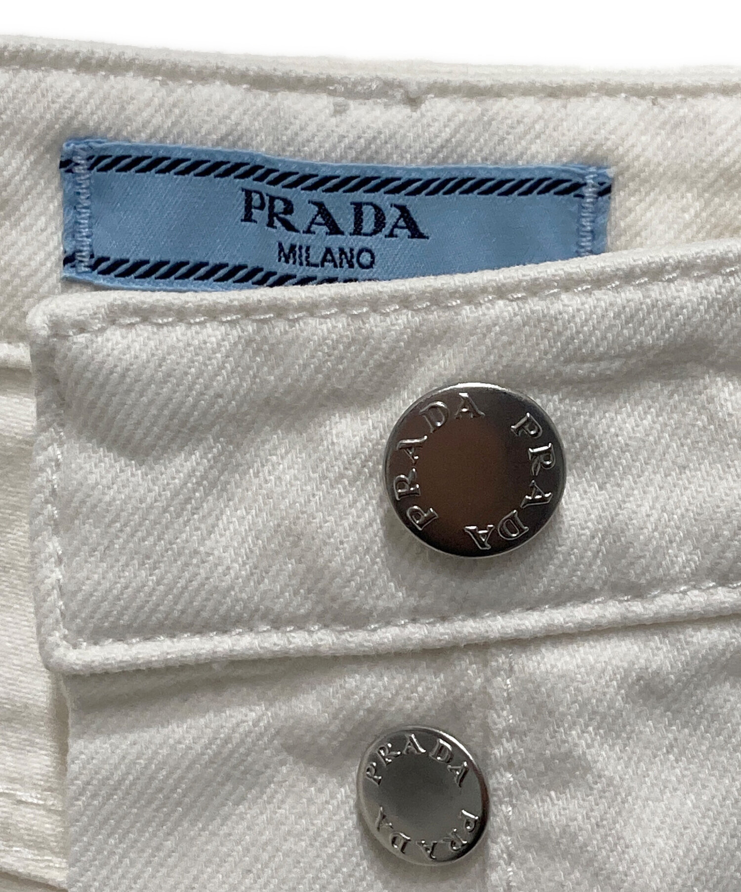 中古・古着通販】PRADA (プラダ) 三角ロゴプレート付きデニムパンツ