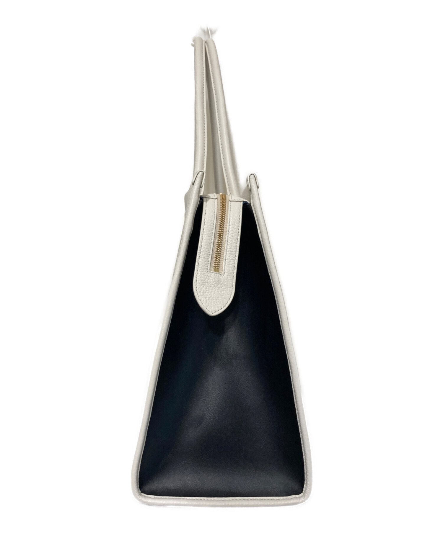 ❤︎FURLA❤︎【新品，未使用】トートバック 中古・古着通販】FURLA (フルラ) トートバッグ ホワイト｜ブランド