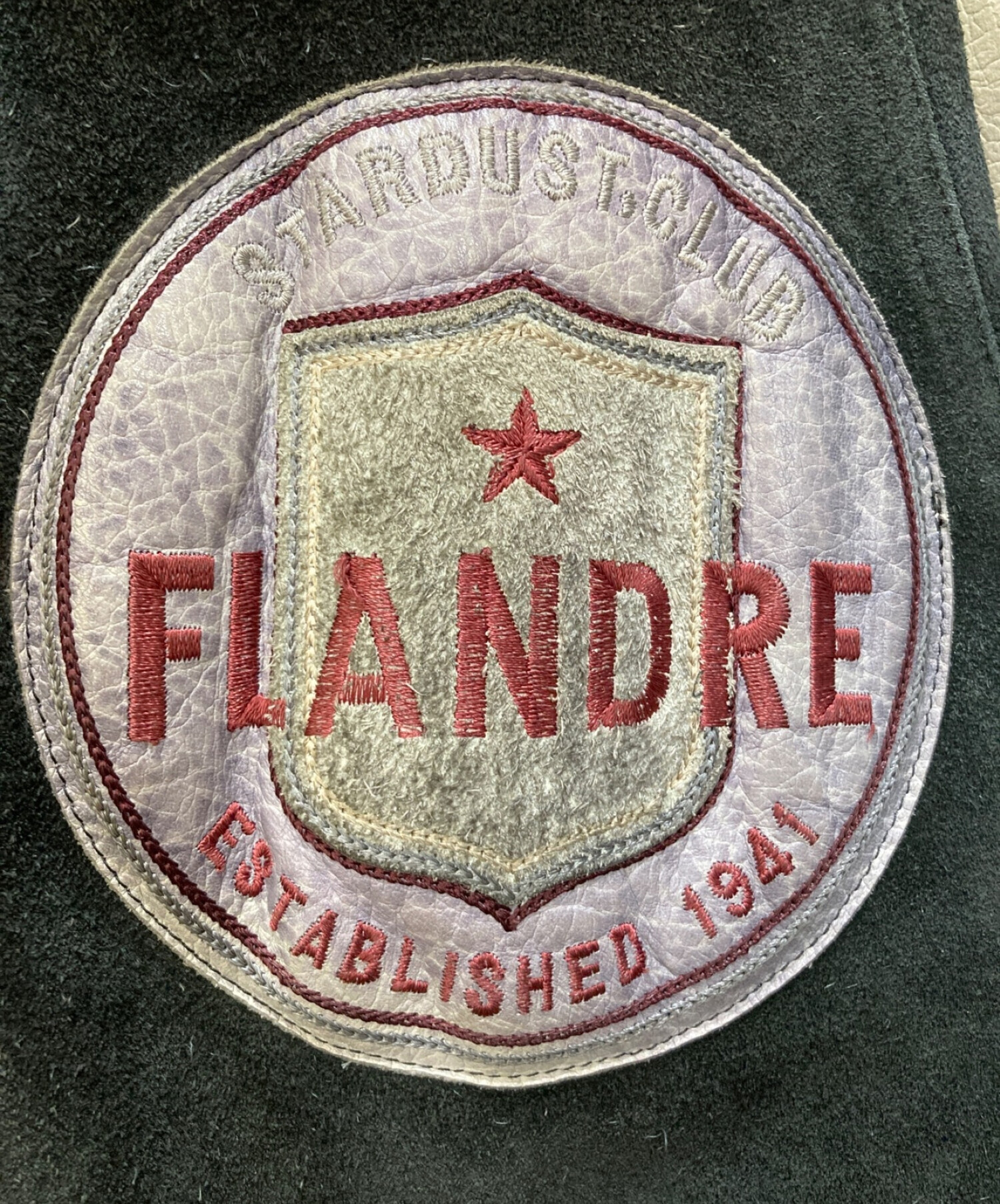 FLANDRE　フランドル　スタジャン　牛革レザー　ワッペン　刺繍 FLANDRE フランドル スタジャン 牛革レザー ワッペン 刺繍