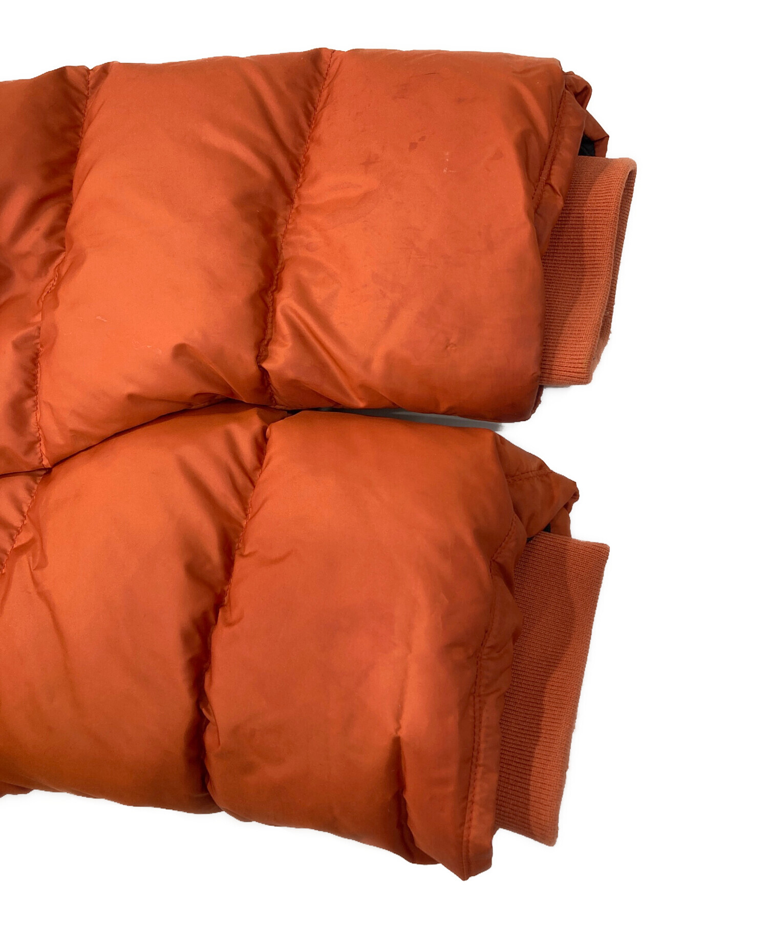 中古・古着通販】CarHartt (カーハート) ダウンジャケット オレンジ
