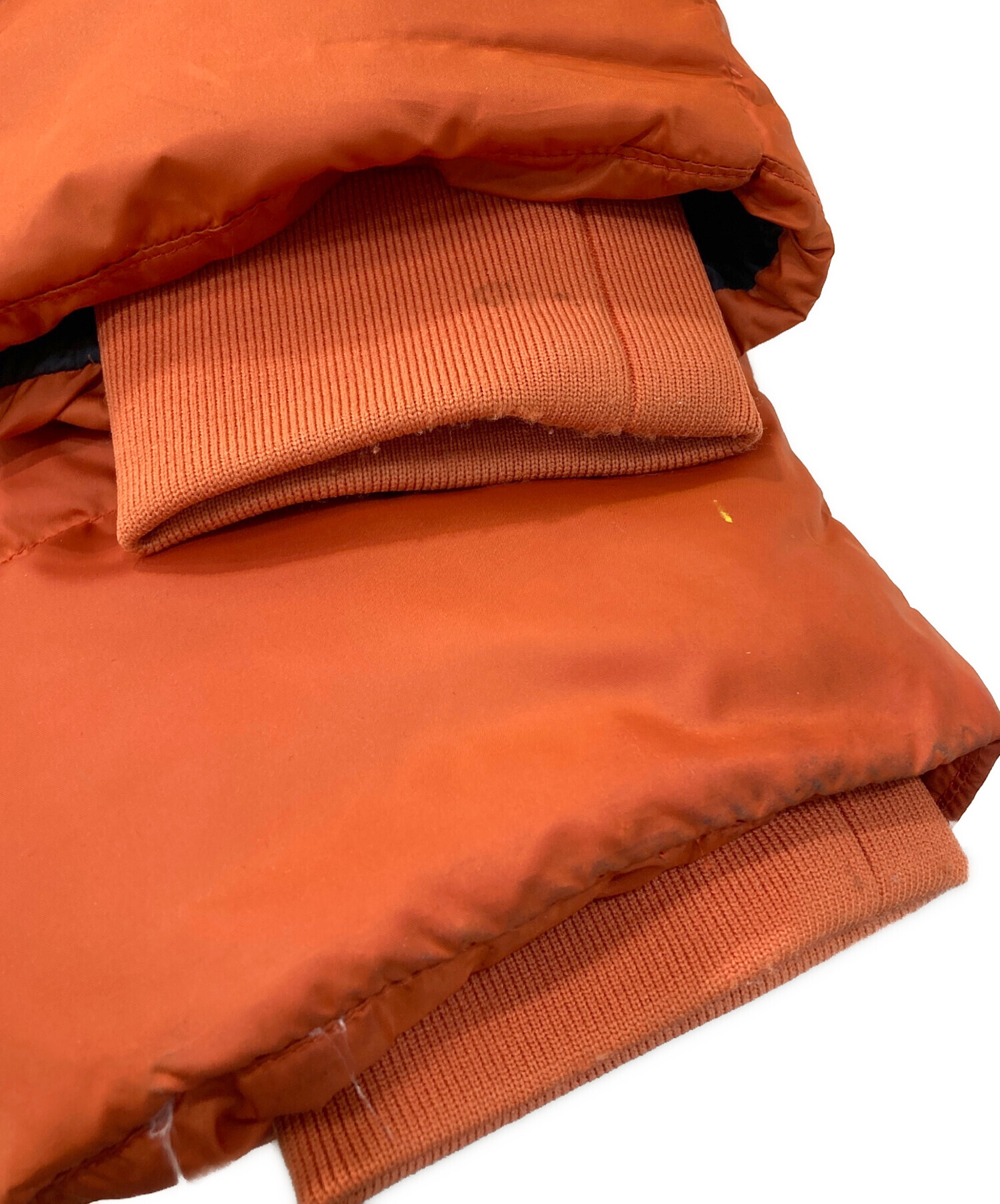 中古・古着通販】CarHartt (カーハート) ダウンジャケット オレンジ
