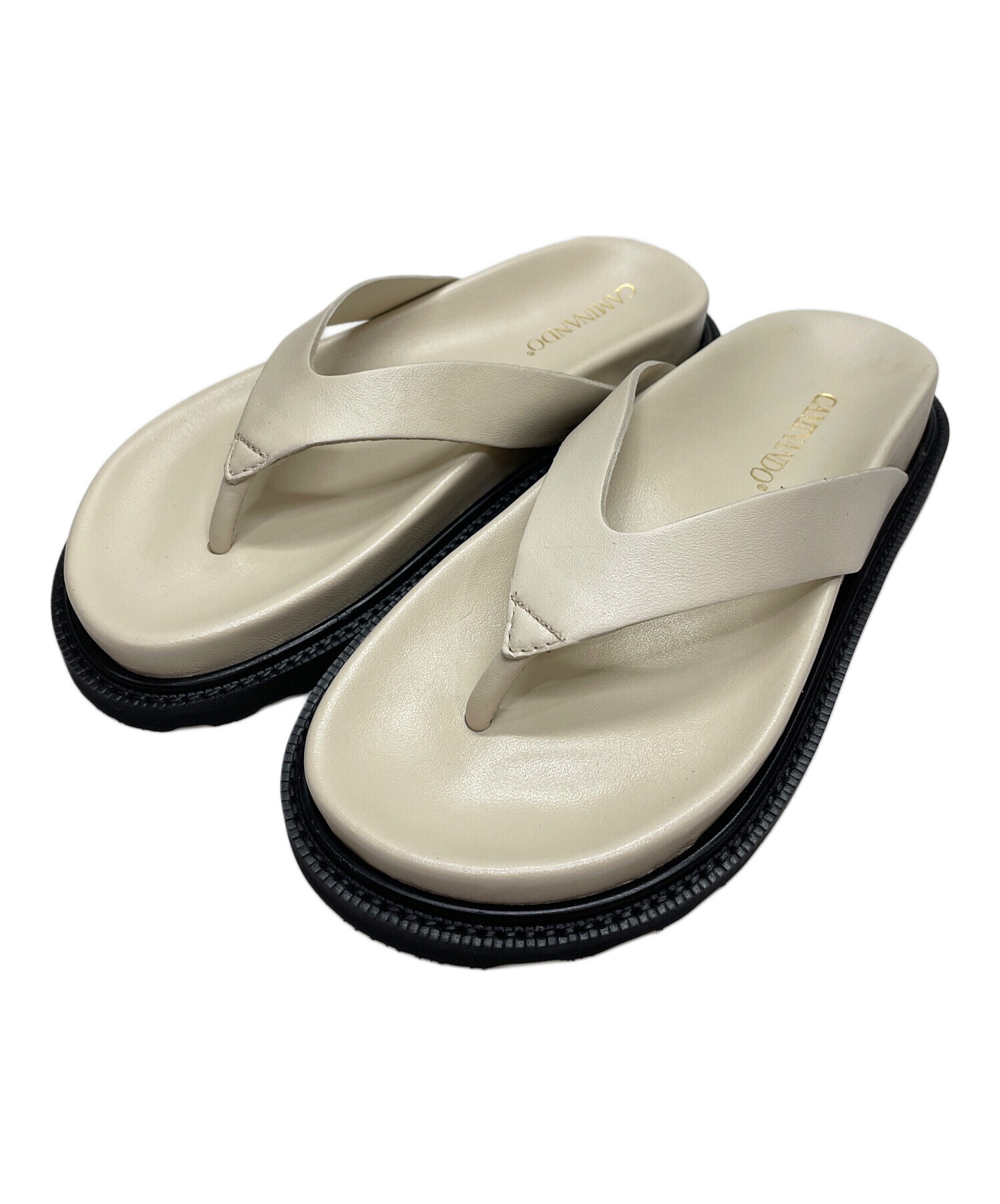 中古・古着通販】Caminando (カミナンド) レザートングサンダル