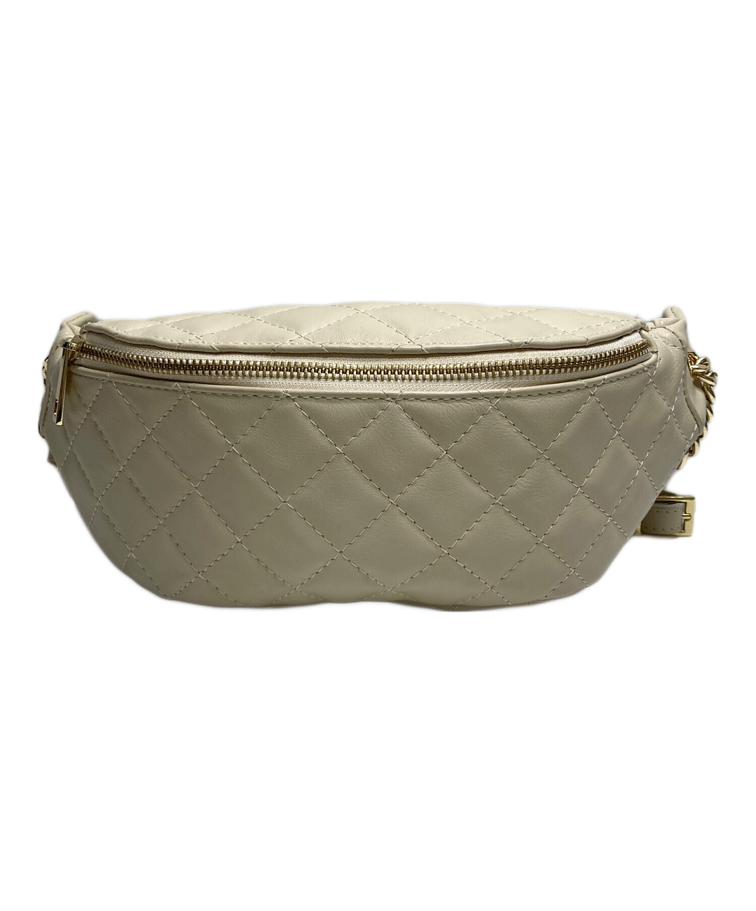 超美品！オウレンティ　レザーボディバッグ　アイボリー 超美品！オウレンティ レザーボディバッグ アイボリー