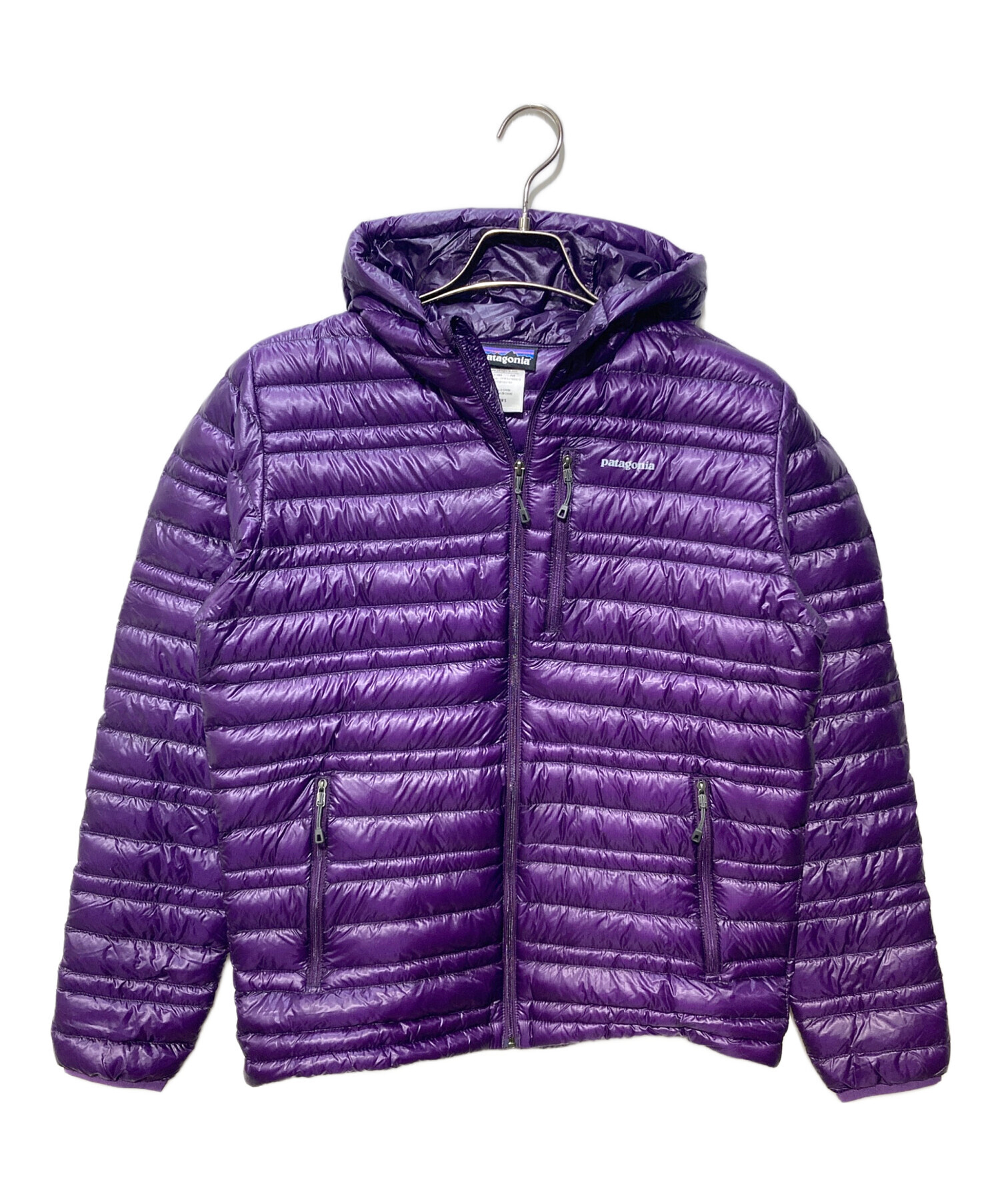 [超美品]パタゴニア フード付きダウンジャケット 紫 中古・古着通販】Patagonia (パタゴニア) ダウンジャケット パープル