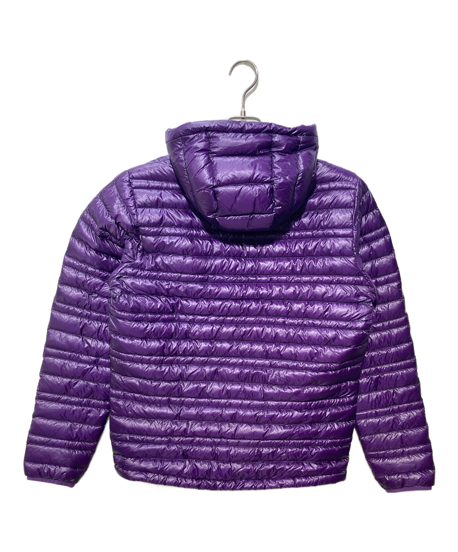 [超美品]パタゴニア フード付きダウンジャケット 紫 中古・古着通販】Patagonia (パタゴニア) ダウンジャケット パープル