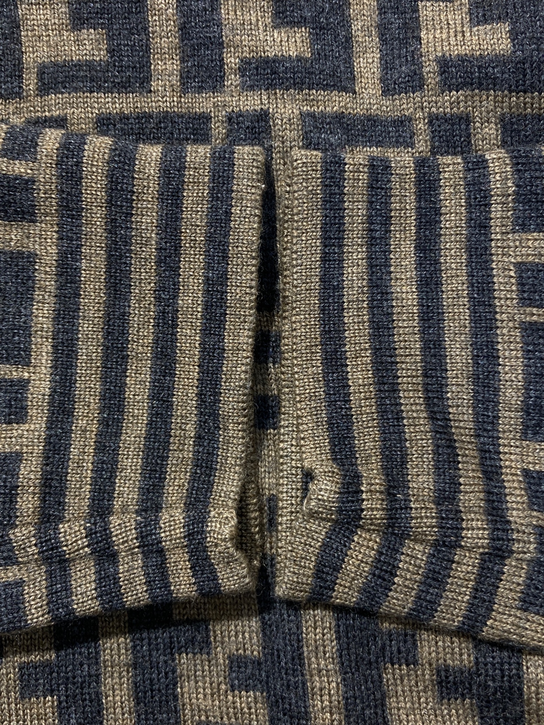 中古・古着通販】FENDI (フェンディ) ズッカ柄タートルネックニット