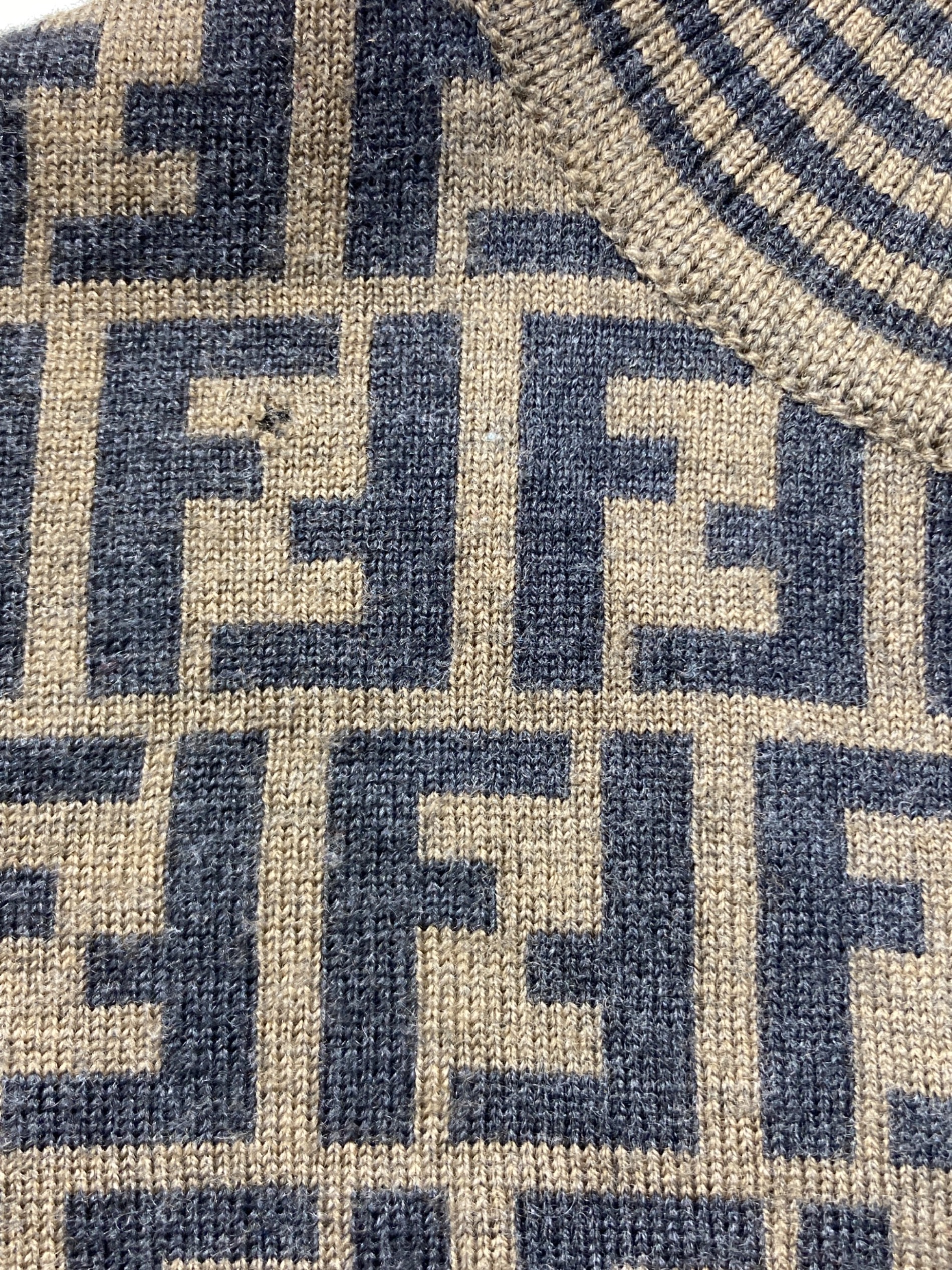 中古・古着通販】FENDI (フェンディ) ズッカ柄タートルネックニット