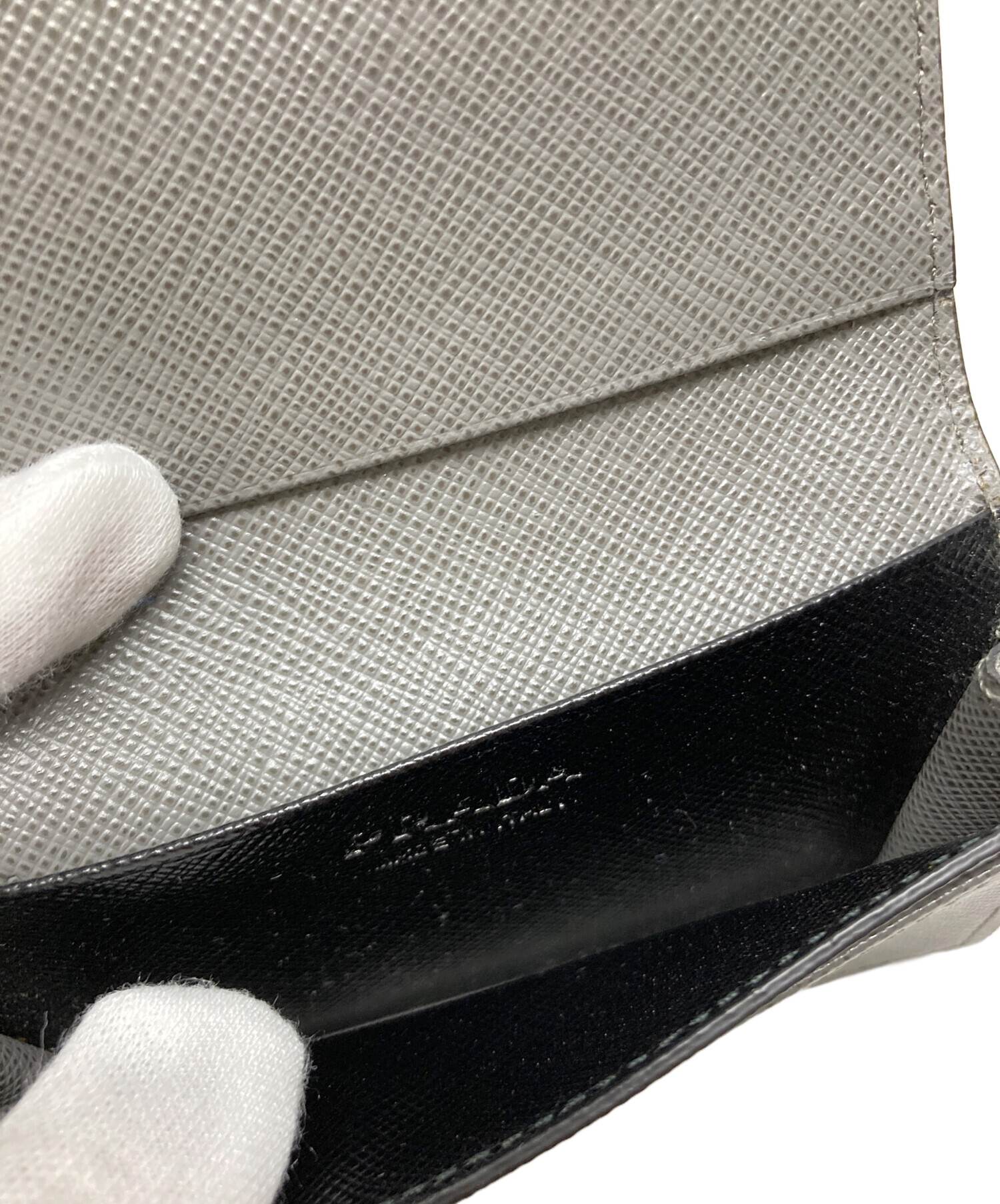 PRADA サフィアーノレザー 名刺入れ グレー 中古・古着通販】PRADA (プラダ) サフィアーノレザー 名刺入れ グレー