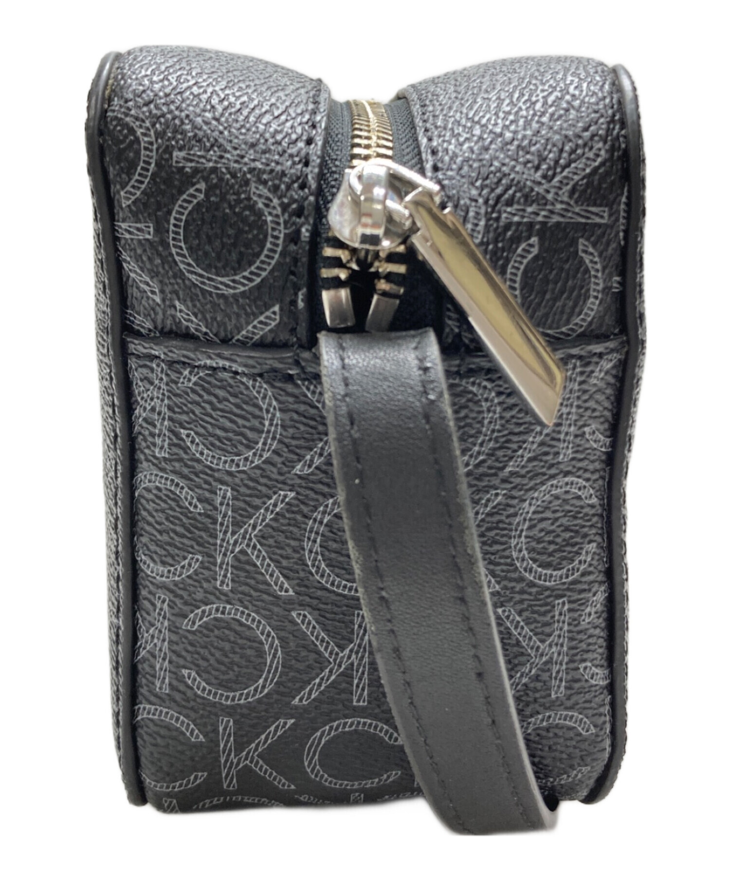 中古・古着通販】Calvin Klein (カルバンクライン) Must Camera Bag