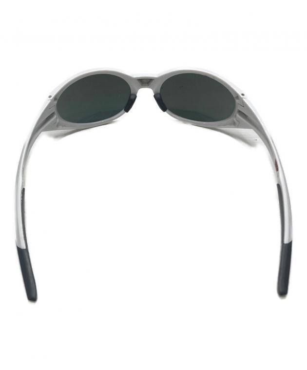 Oakley スポーツサングラス ホワイト/グレー 中古・古着通販】OAKLEY (オークリー) サングラス ホワイト サイズ:58