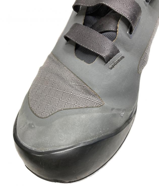 アークテリクス スニーカー(US9/27.0cm)グレー 201112-129 中古・古着通販】ARC'TERYX (アークテリクス) アラキス ローカット