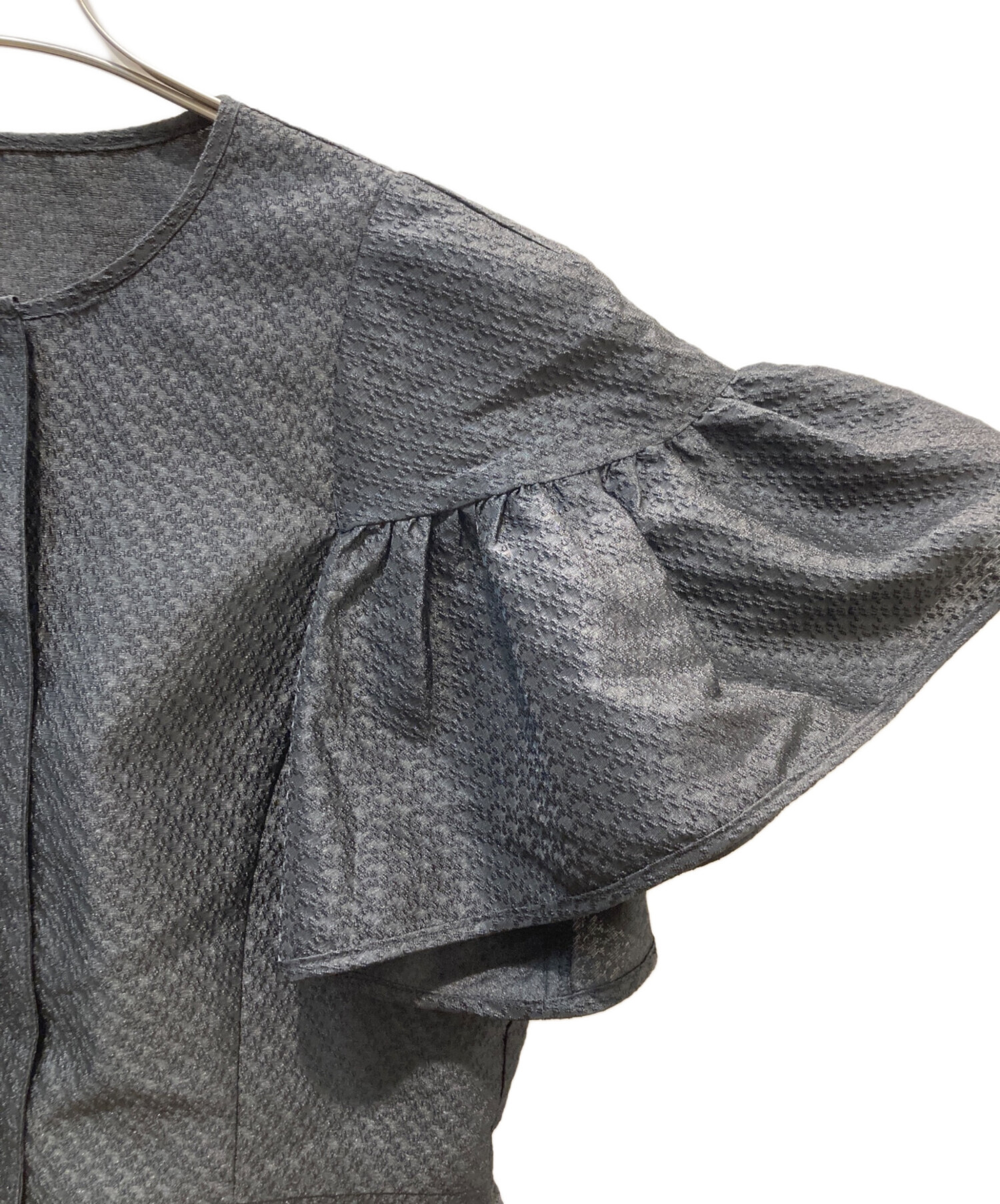 中古・古着通販】AMICA (アミカ) COUTURE FLEAR SLEEVES TOP ブラック 
