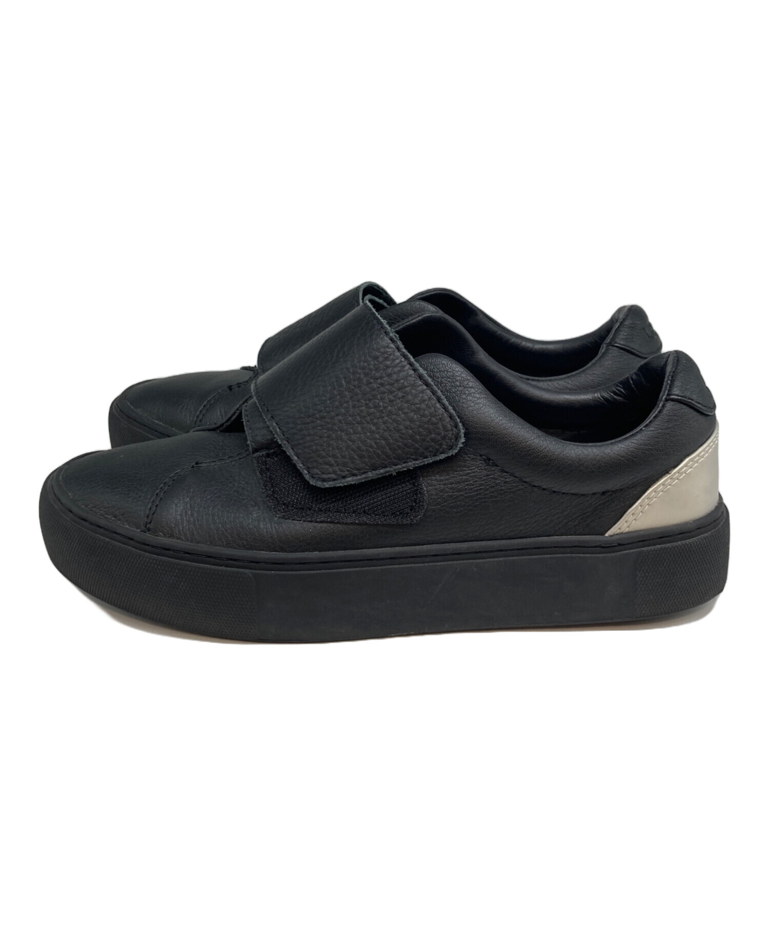 中古・古着通販】UGG (アグ) ベルクロレザースニーカー ブラック