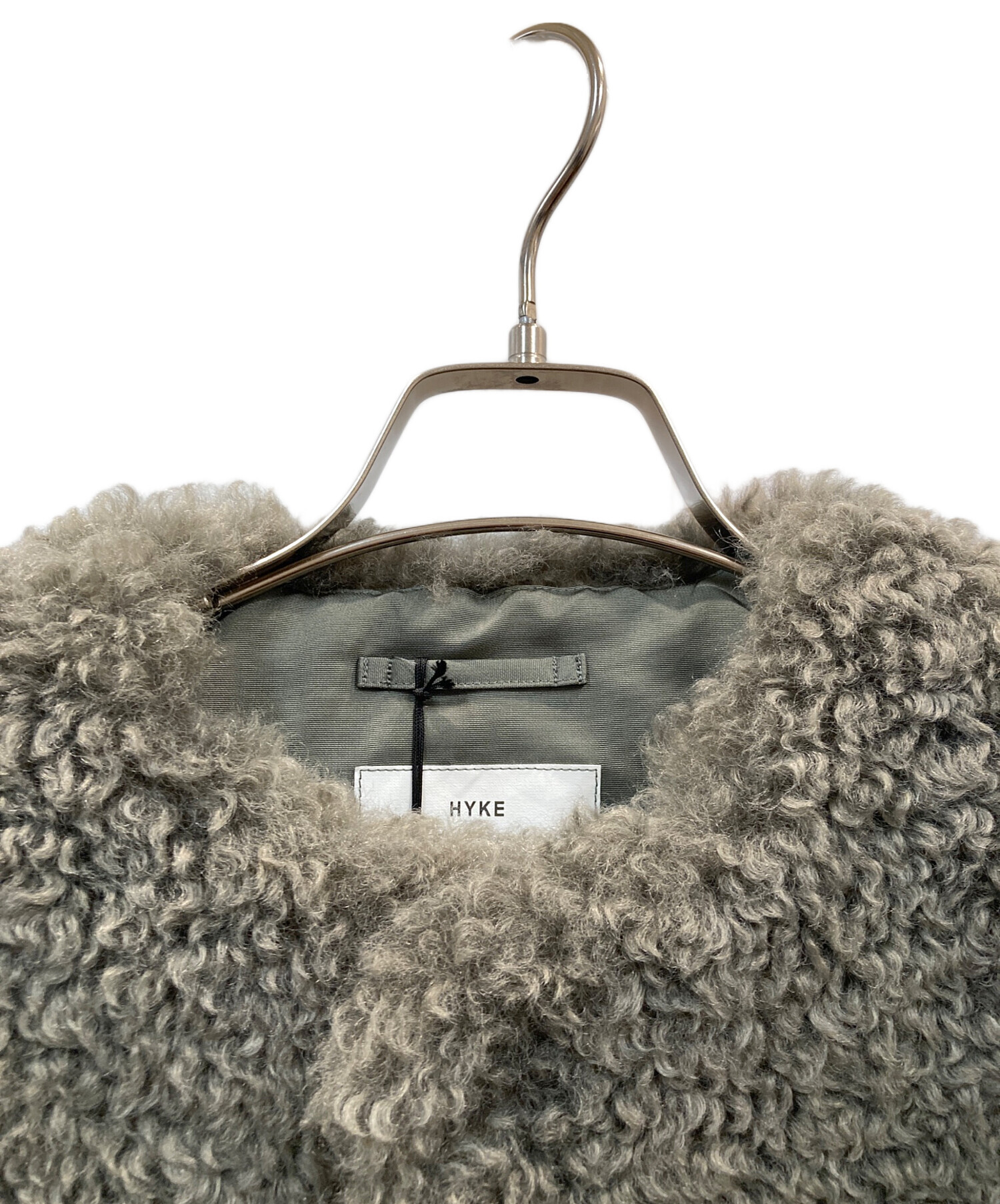 中古・古着通販】HYKE (ハイク) FAUX SHEARLING CROPPED VEST グリーン