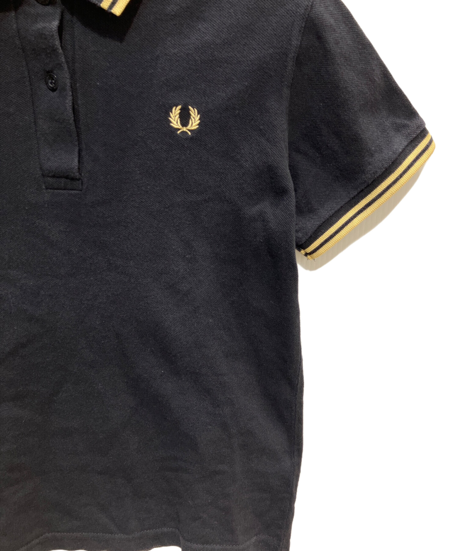 【美品】フレッドペリー　ポロシャツ　ブラック×ゴールド　イングランド製 中古・古着通販】FRED PERRY (フレッドペリー) イングランド製