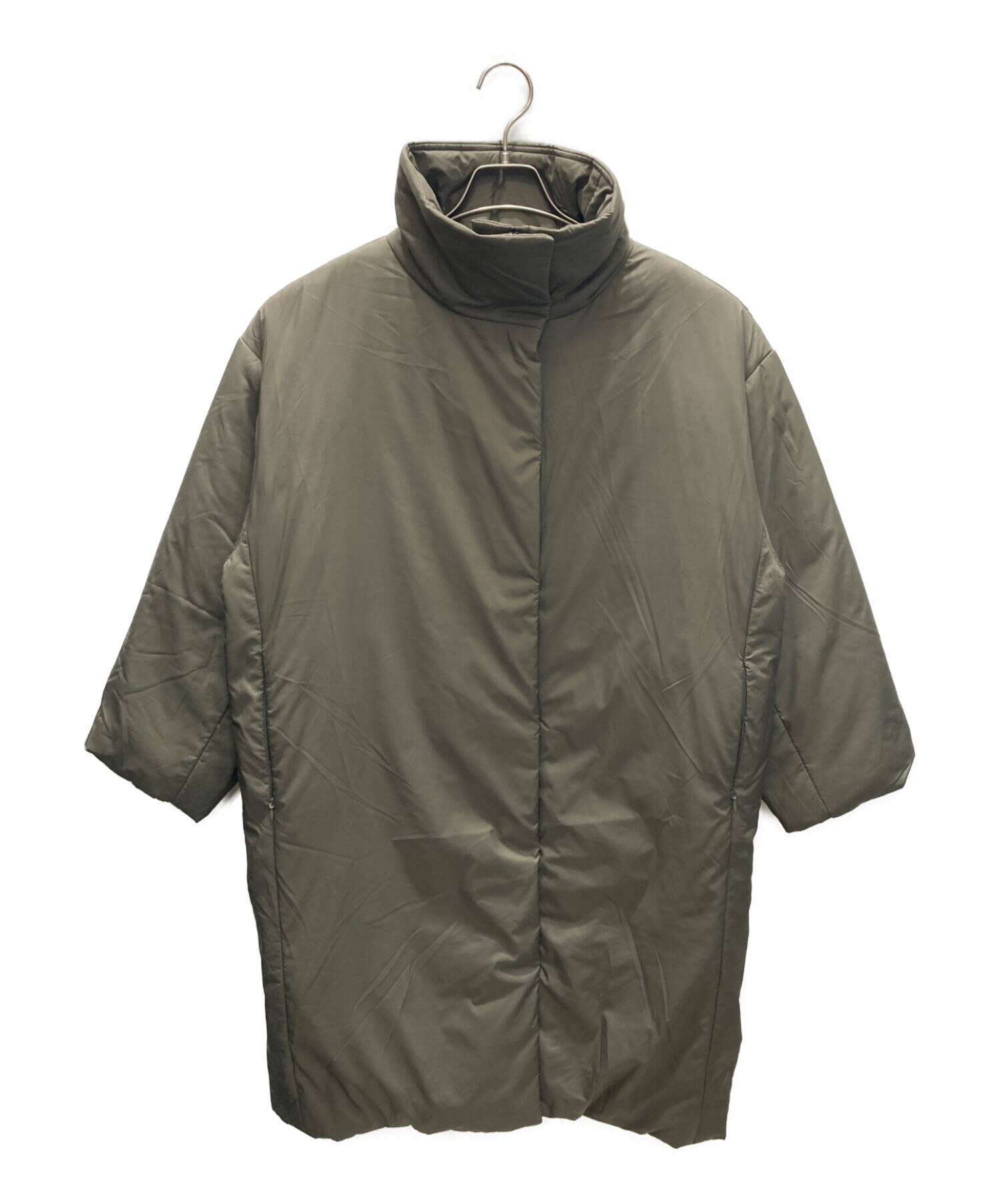 【NORC】 中綿 ロングコート カーキ N.O.R.C（ノーク）の「パティングクルーロングコート（ダウン