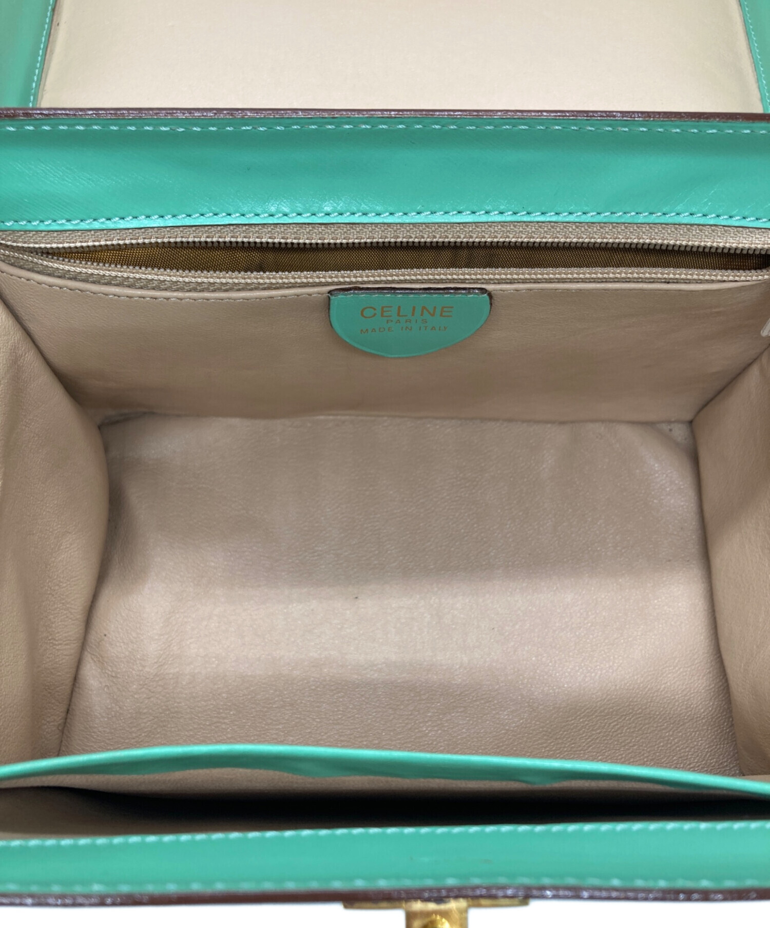CELINE 80s〜90sヴィンテージ　ダークグリーン Celine Box Calfskin Amazon Green Classic Medium Crossbody Flap Bag