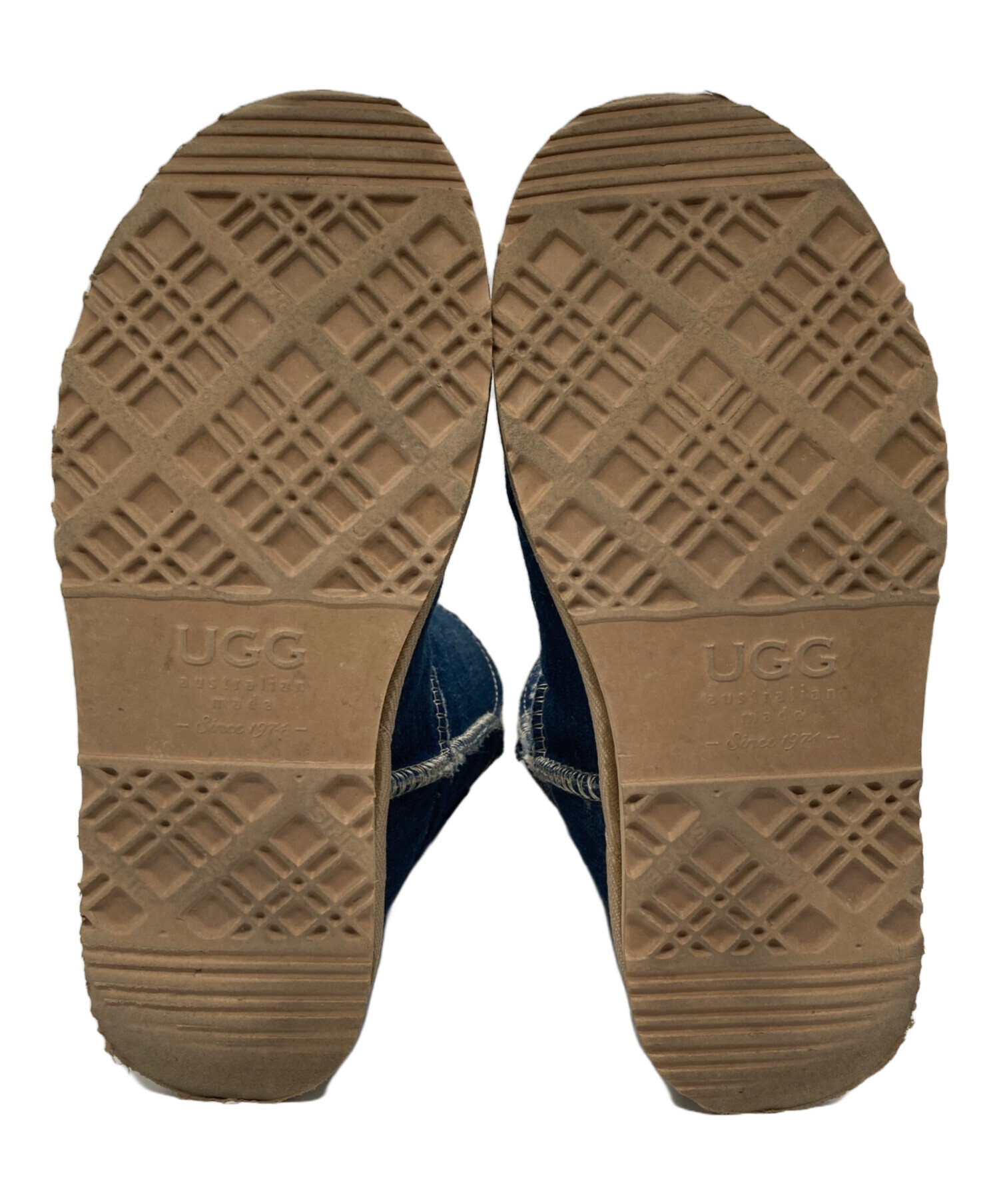 中古・古着通販】UGG (アグ) デニムクリスタルムートンブーツ 中古・古着通販】UGG (アグ) デニムクリスタルムートンブーツ