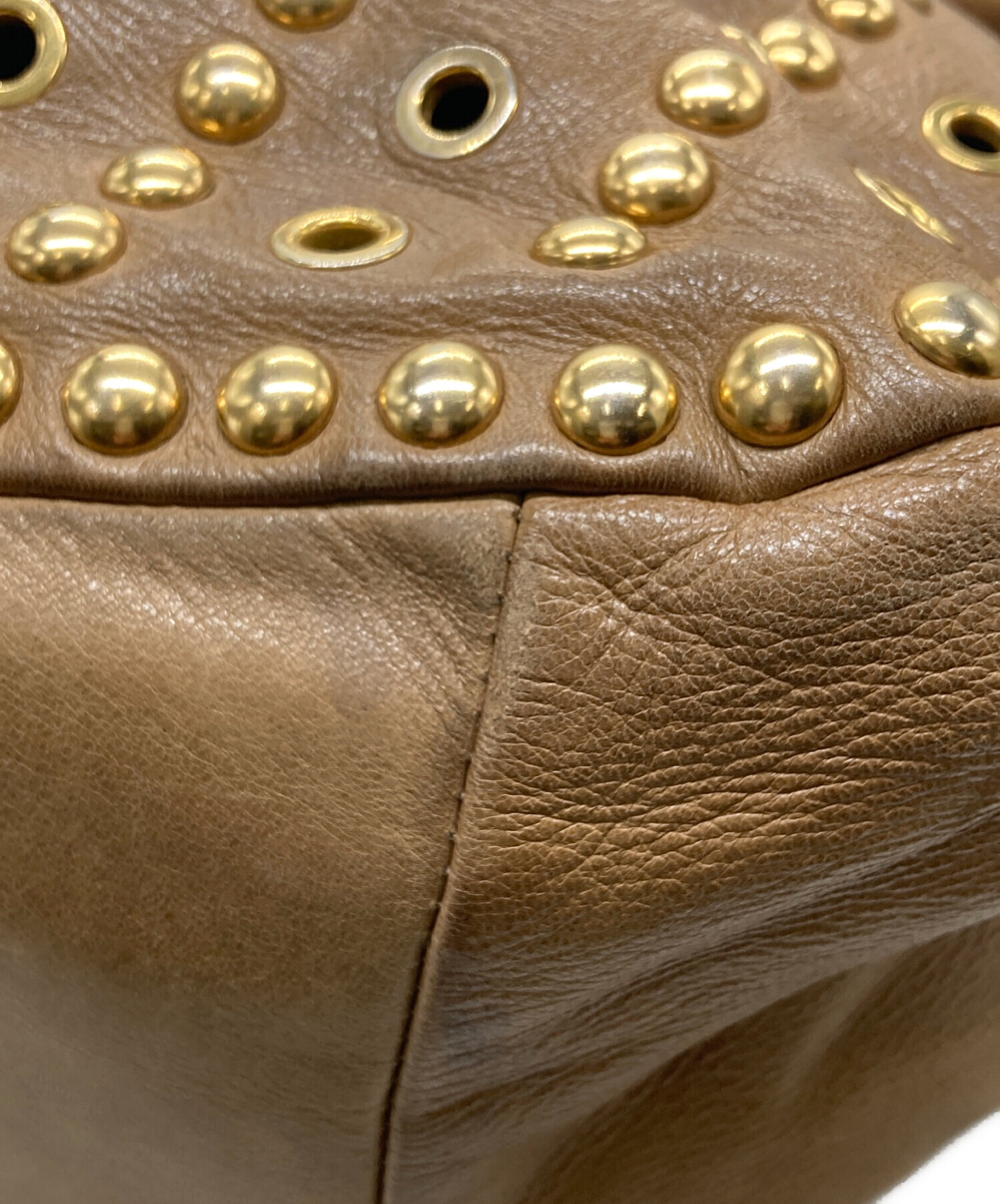 MIU MIU スタッズショルダーバッグ ベージュ MIU MIU スタッズショルダーバッグ ベージュ miumiu(ミュウ