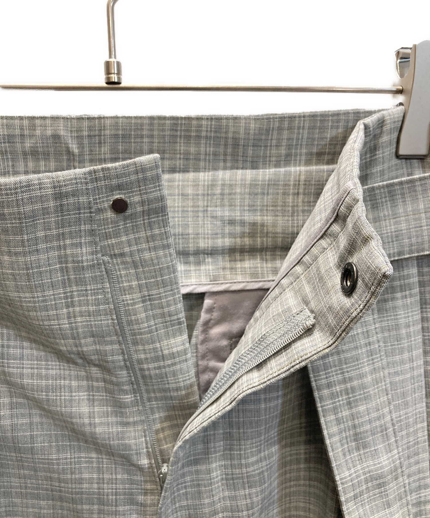 中古・古着通販】YOKE (ヨーク) HI WAIST BELTED TROUSERS グレー