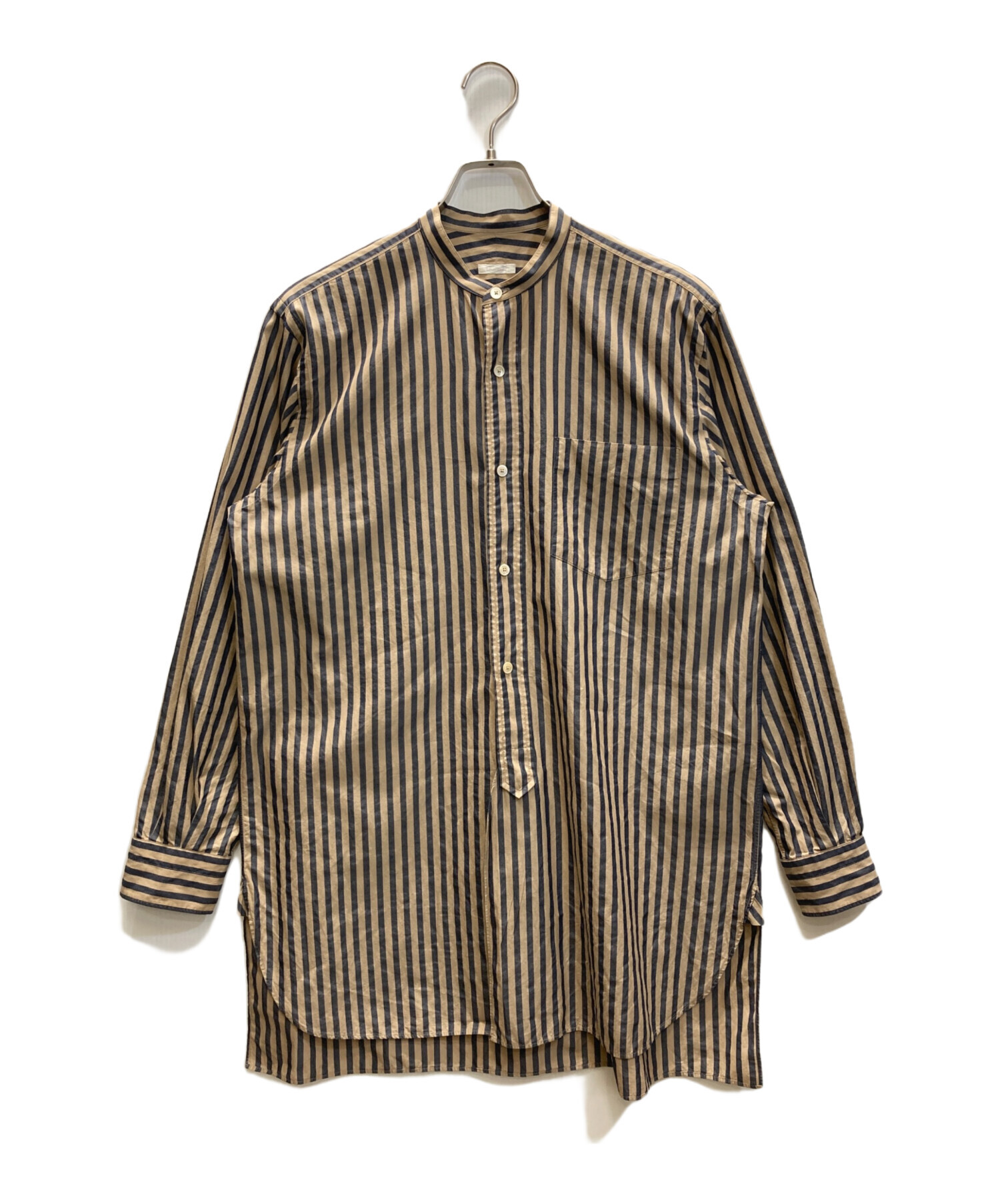 【COMOLI】コモリシャツ ベージュ サイズ2 中古・古着通販】COMOLI (コモリ) ストライプバンドカラーシャツ