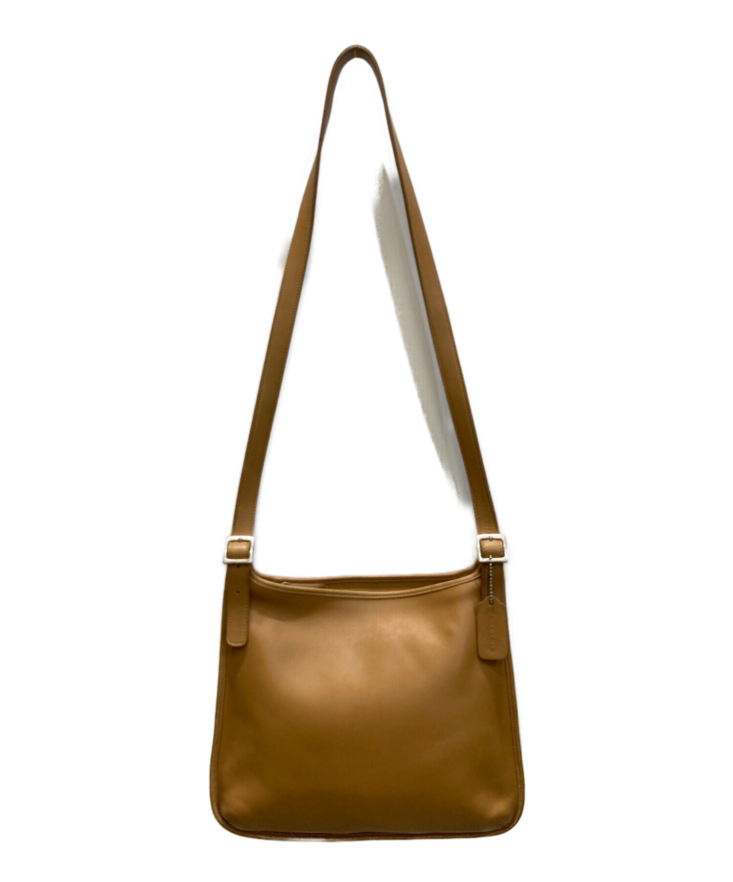 COACH ベージュ レザー ショルダーバッグ限定品１回数時間使用品 中古・古着通販】COACH (コーチ) レザーショルダーバッグ ベージュ
