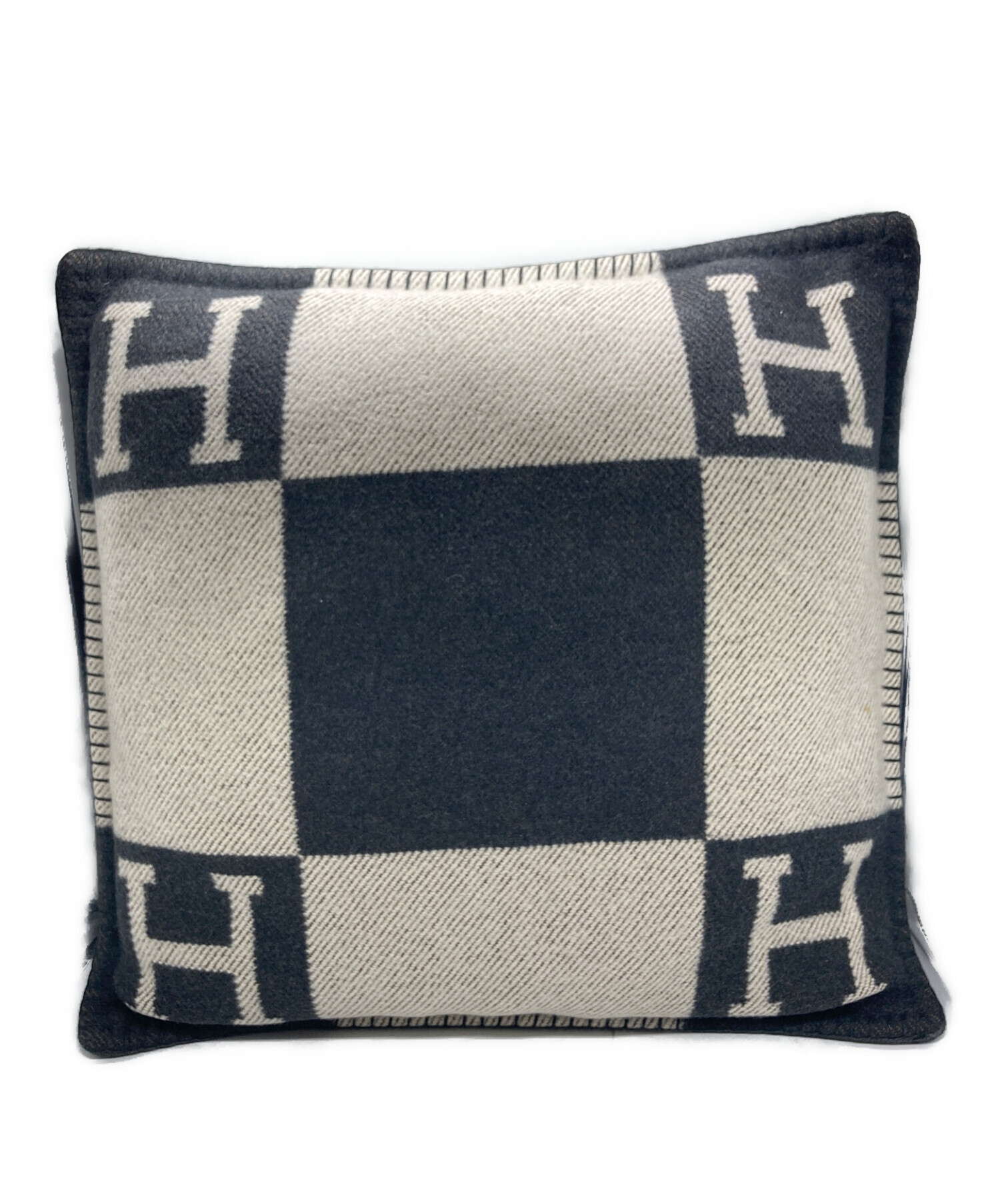 エルメス／Hロゴ入りチェック柄クッション 中古・古着通販】HERMES (エルメス) Hロゴ クッション ブラック サイズ