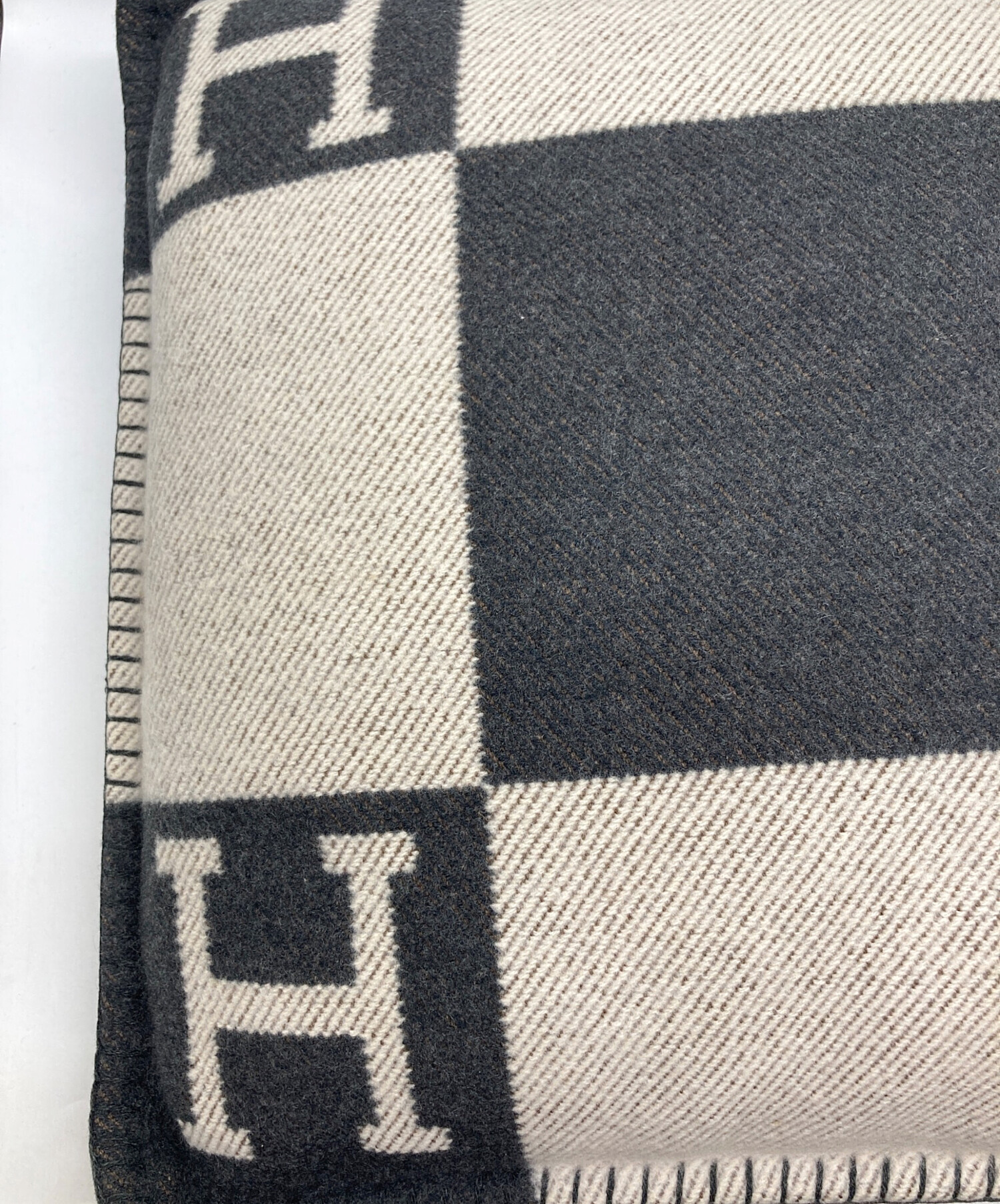 中古・古着通販】HERMES (エルメス) Hロゴ クッション ブラック サイズ