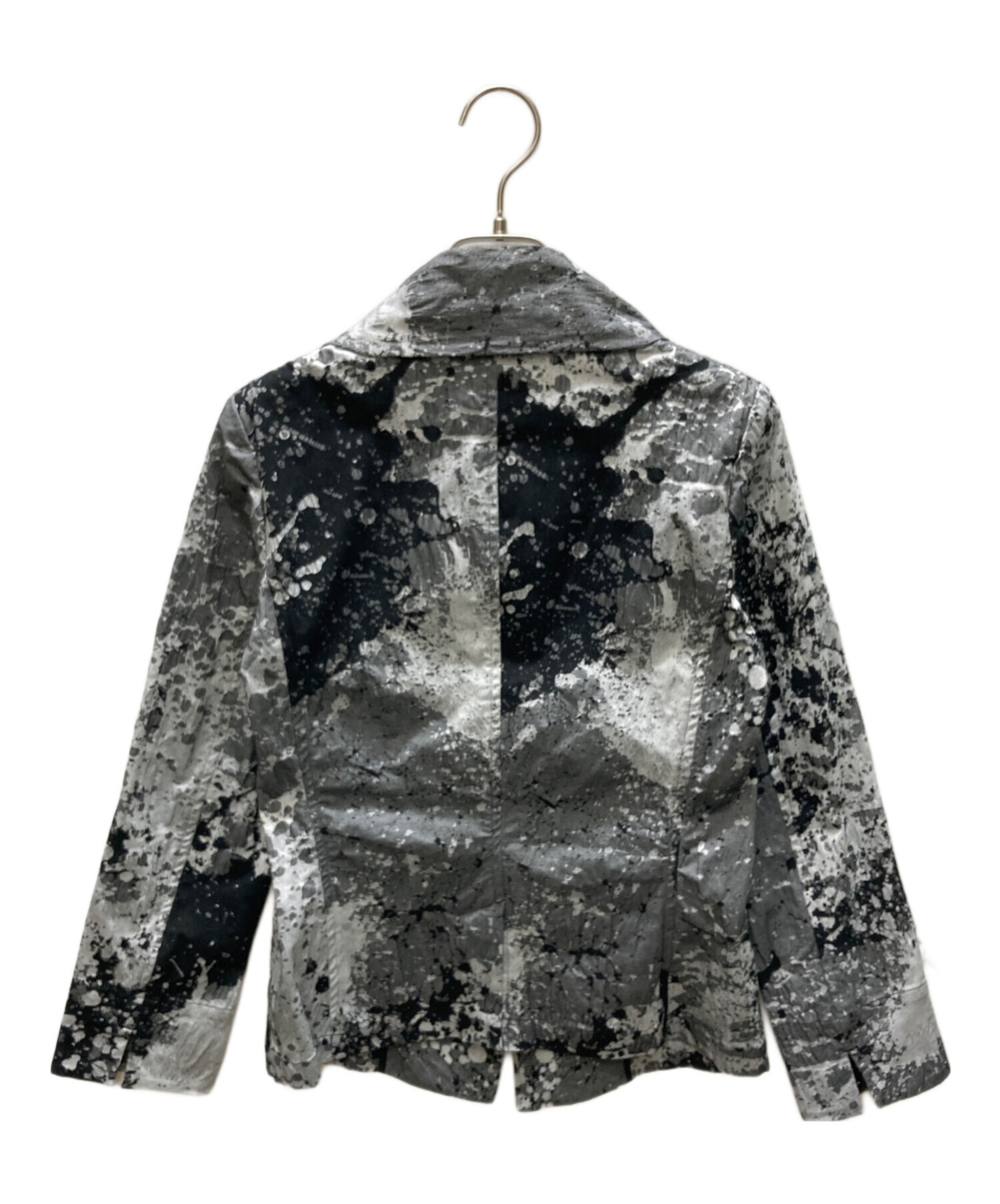【イッセイミヤケ】グレー　ジャケット　シワ加工 おしゃれ 中古・古着通販】ISSEY MIYAKE (イッセイミヤケ) 立体模様