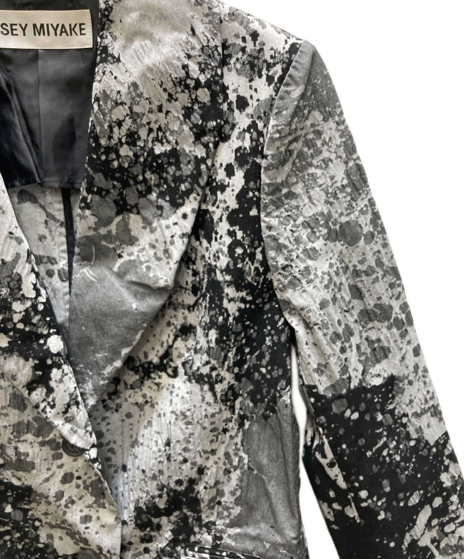 中古・古着通販】ISSEY MIYAKE (イッセイミヤケ) 立体模様