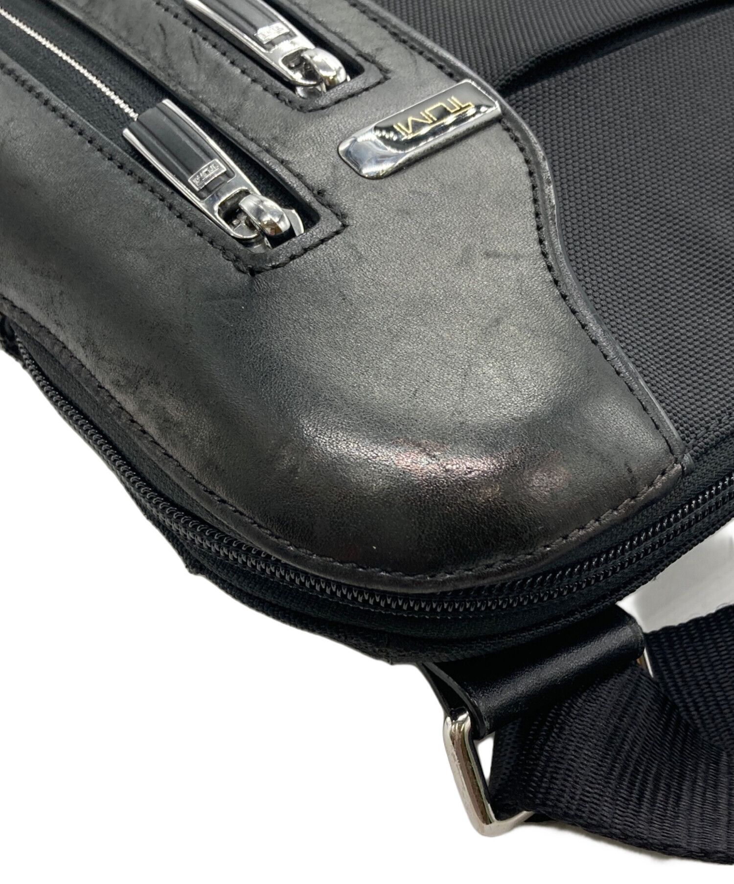 中古・古着通販】TUMI (トゥミ) ARRIVE McCarren Zip Top Crossbody