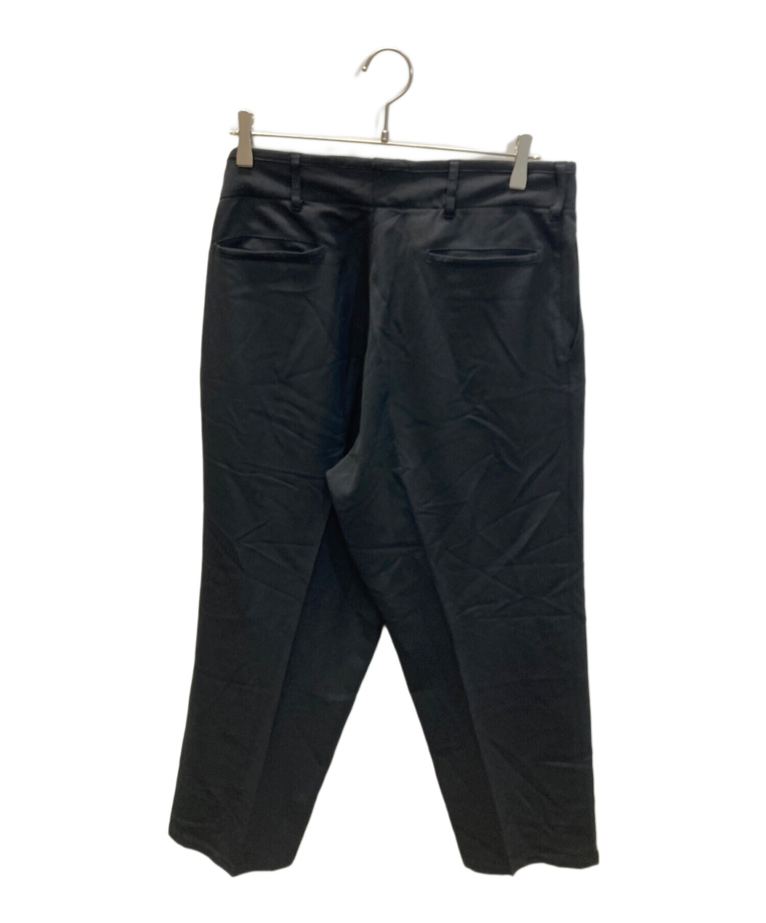 お値下げ！新品★ARMANI COLLEZIONI 黒スラックス 新品タグ付き 中古・古着通販】ARMANI COLLEZIONI (アルマーニ コレツィオーニ