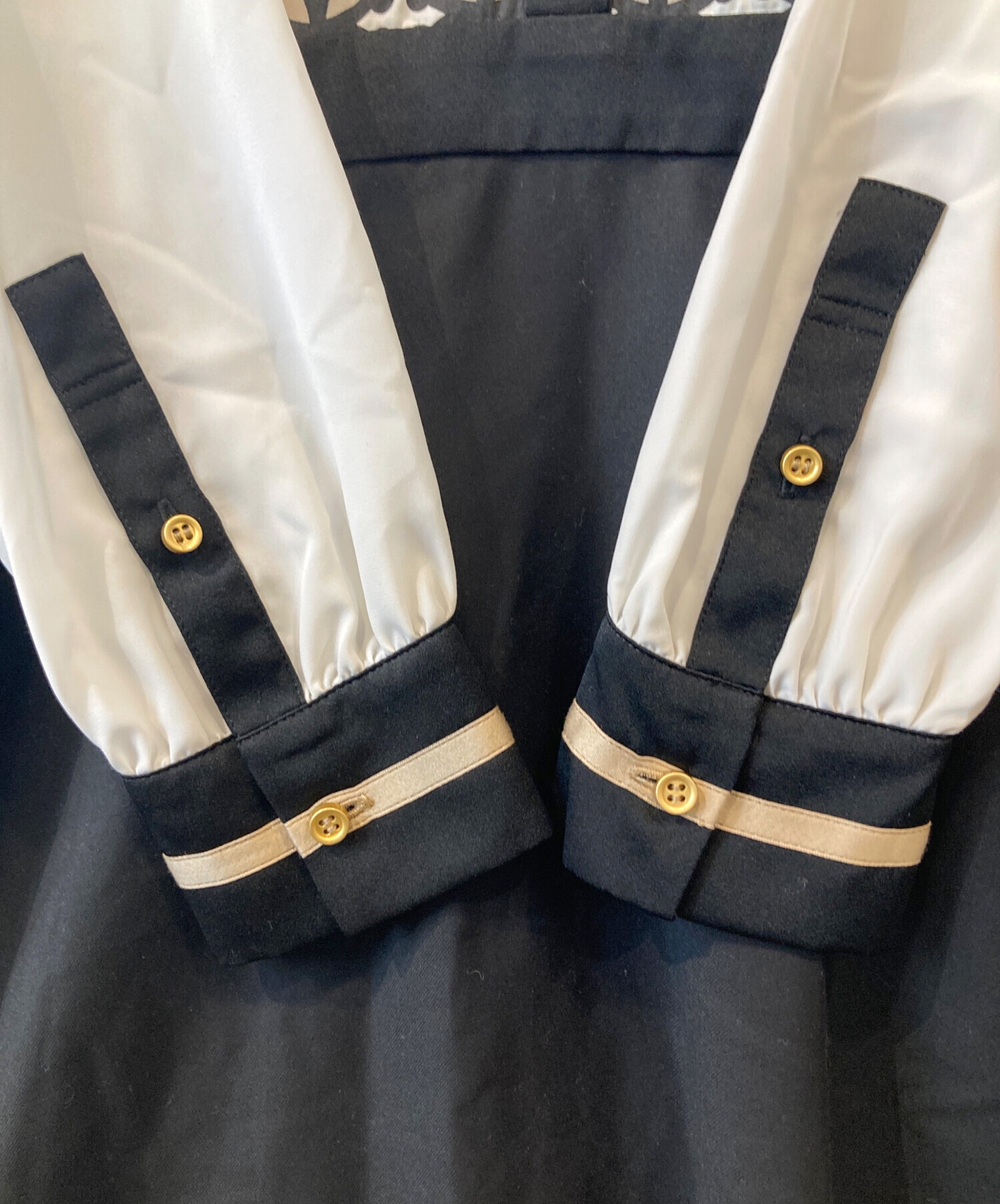 【美品】ドレステリア　オーバーラップサークルサテンシャツ38　М DRESSTERIOR（ドレステリア）の「◇【CLASSY.5月号掲載】オーバー
