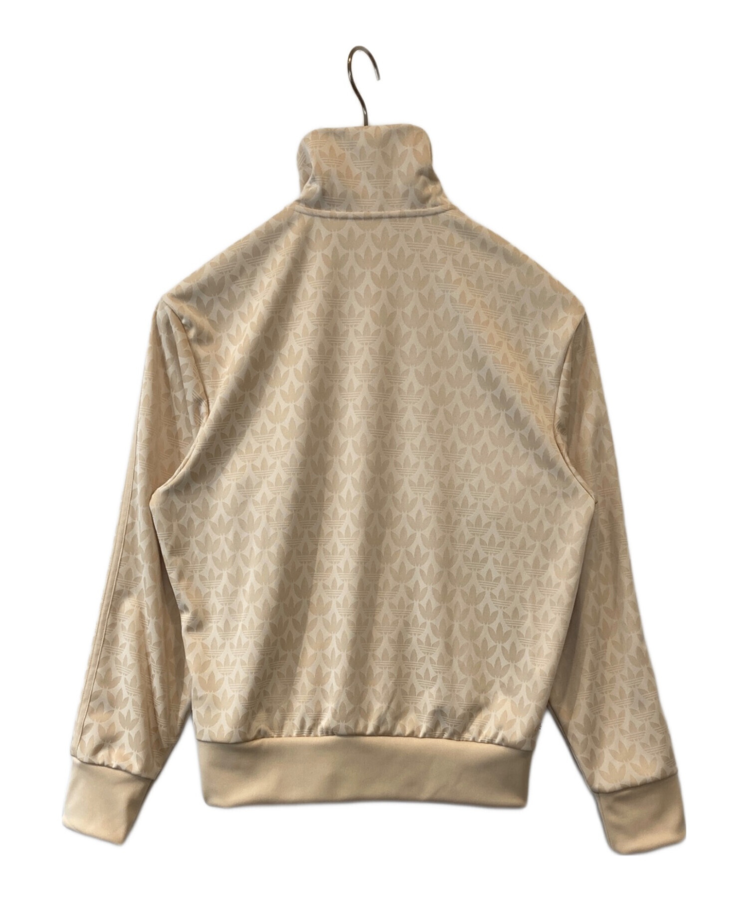 超人気☆アディダス モノグラム 刺繍ロゴ トラックジャケット 薄ベージュ XL 中古・古着通販】adidas (アディダス) モノグラム サテン ファイヤー