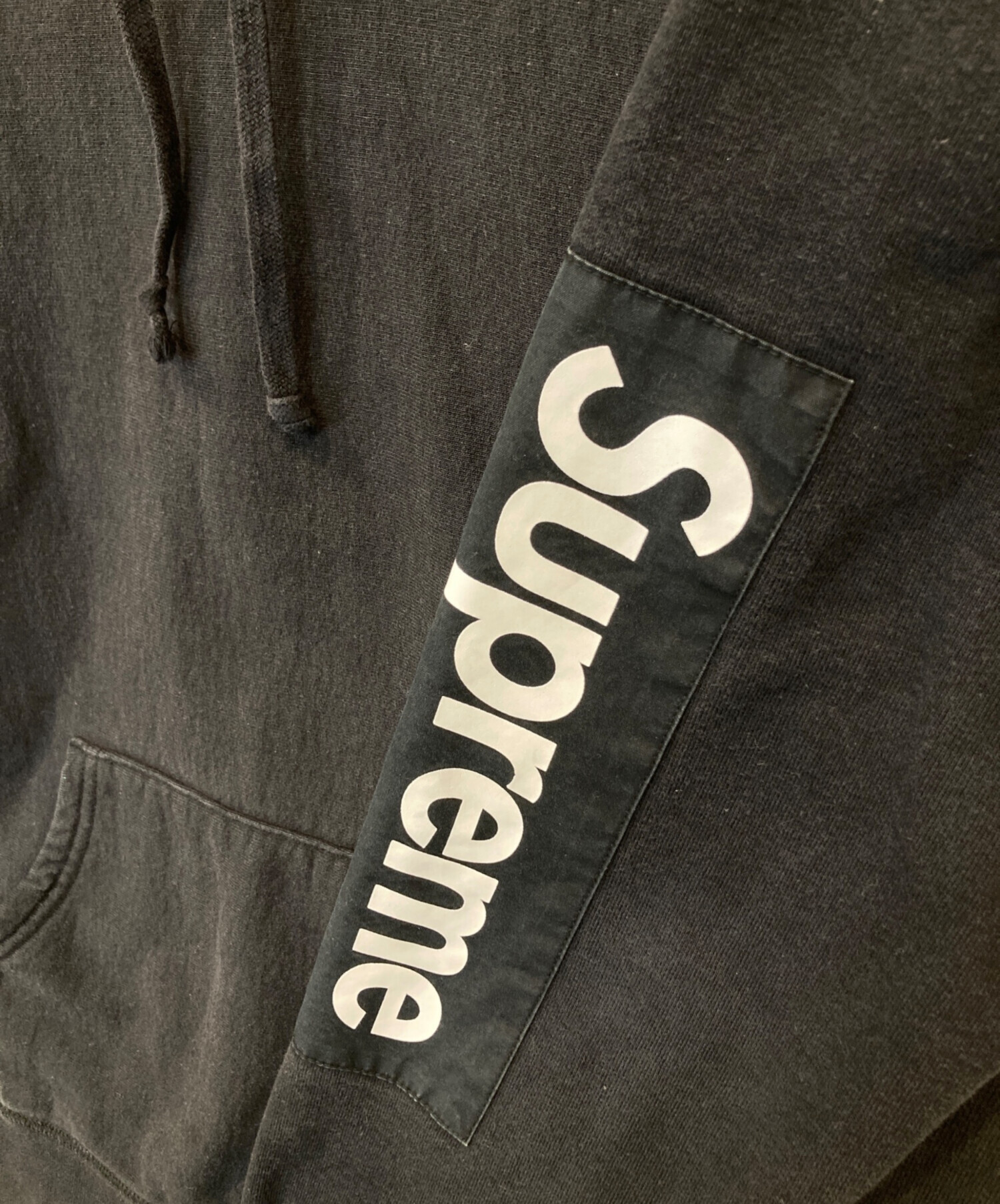 Supreme シュプリーム パーカー メンズ 【古着】【中古】 中古・古着通販】SUPREME (シュプリーム) 袖ロゴパーカー ブラック